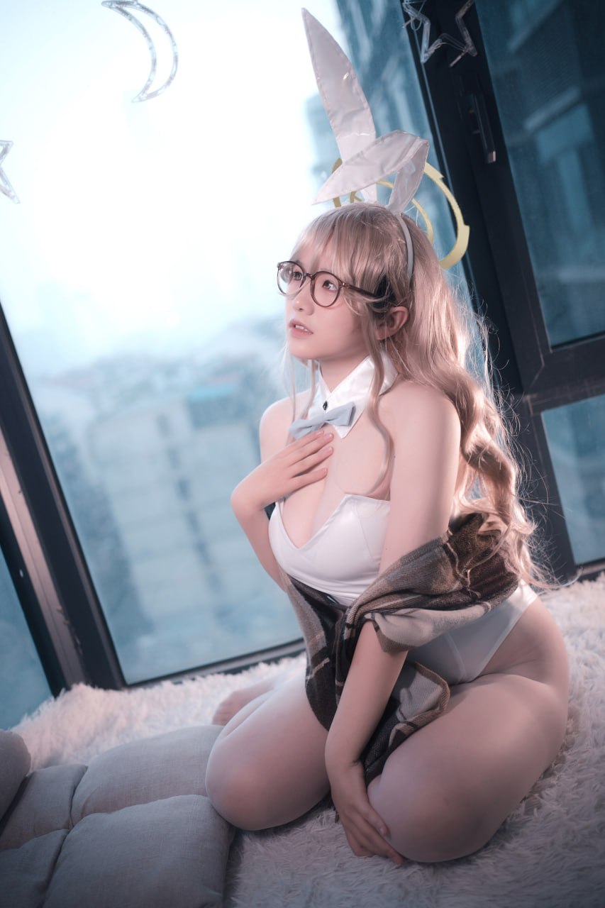 阿半今天很开心 - 蔚蓝档案 室笠茜 兔女郎