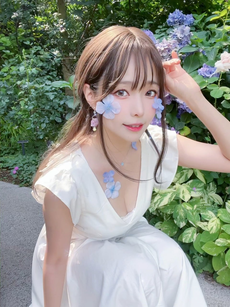 ElyEE子 - Rainy Season 雨季球花 31P