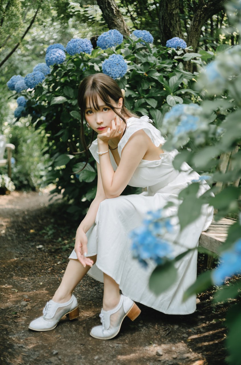 ElyEE子 - Rainy Season 雨季球花 31P