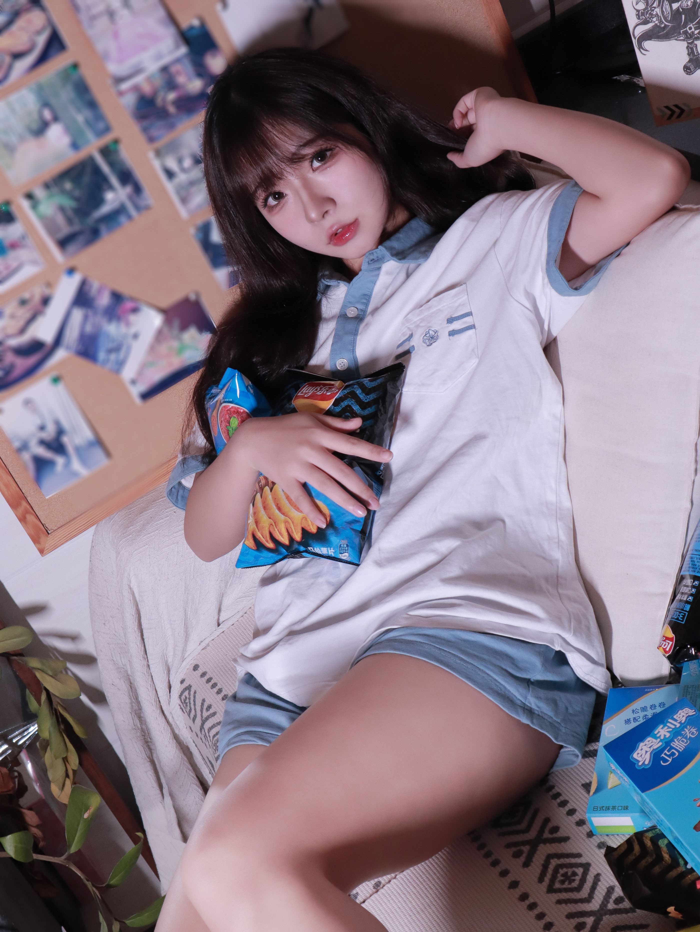 Yuuhui玉汇《蓝白条少女》81P成人写真