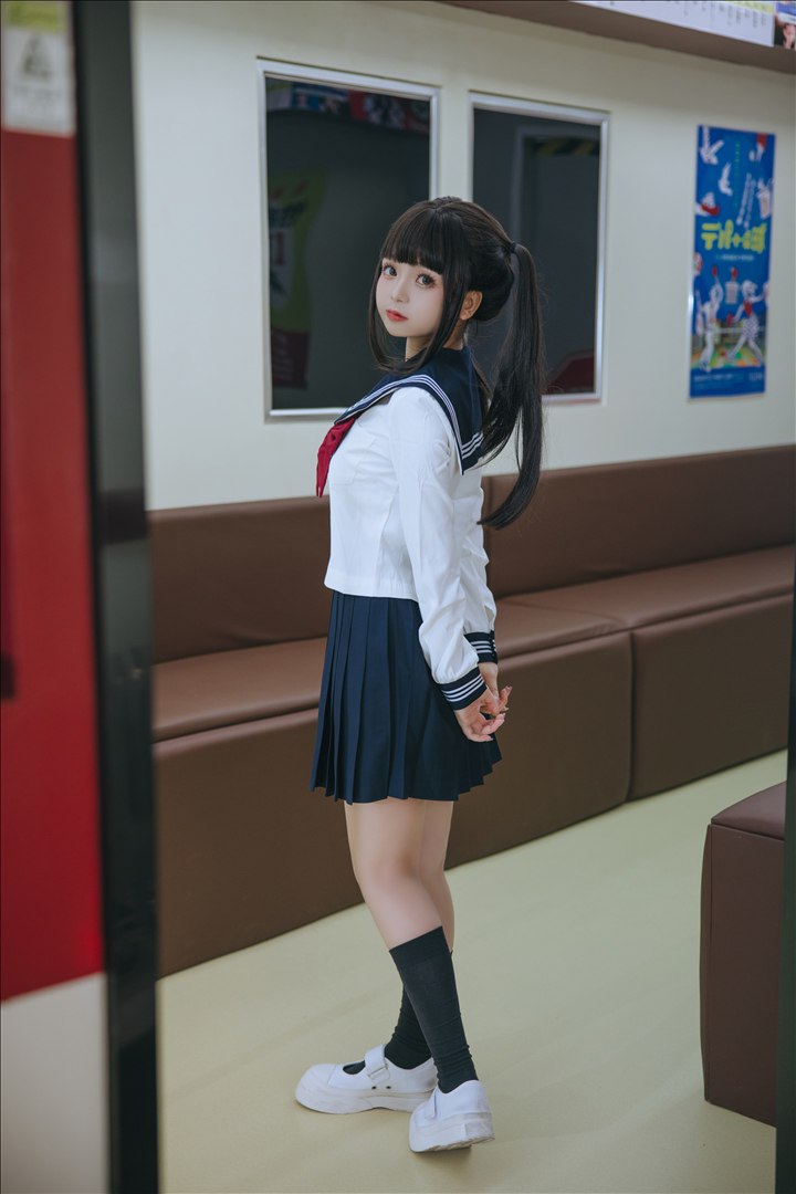 日奈娇 - 列车JK140P