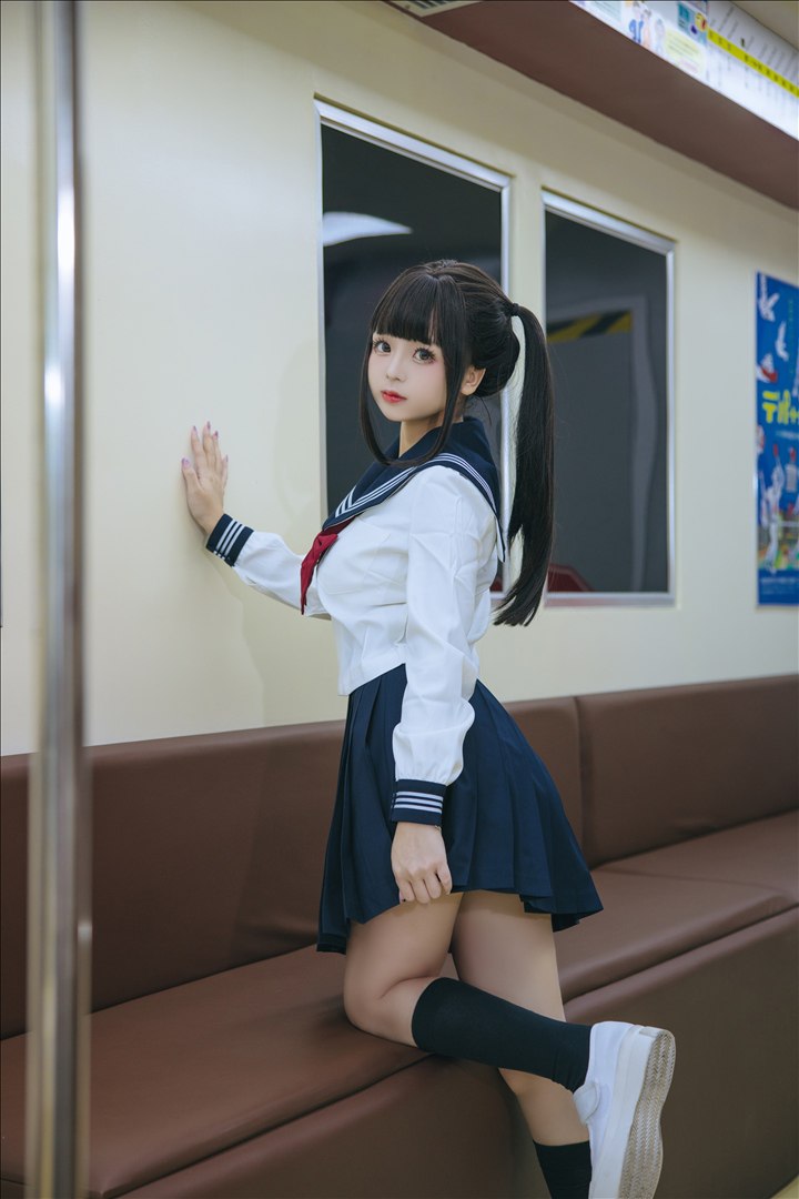 日奈娇 - 列车JK140P