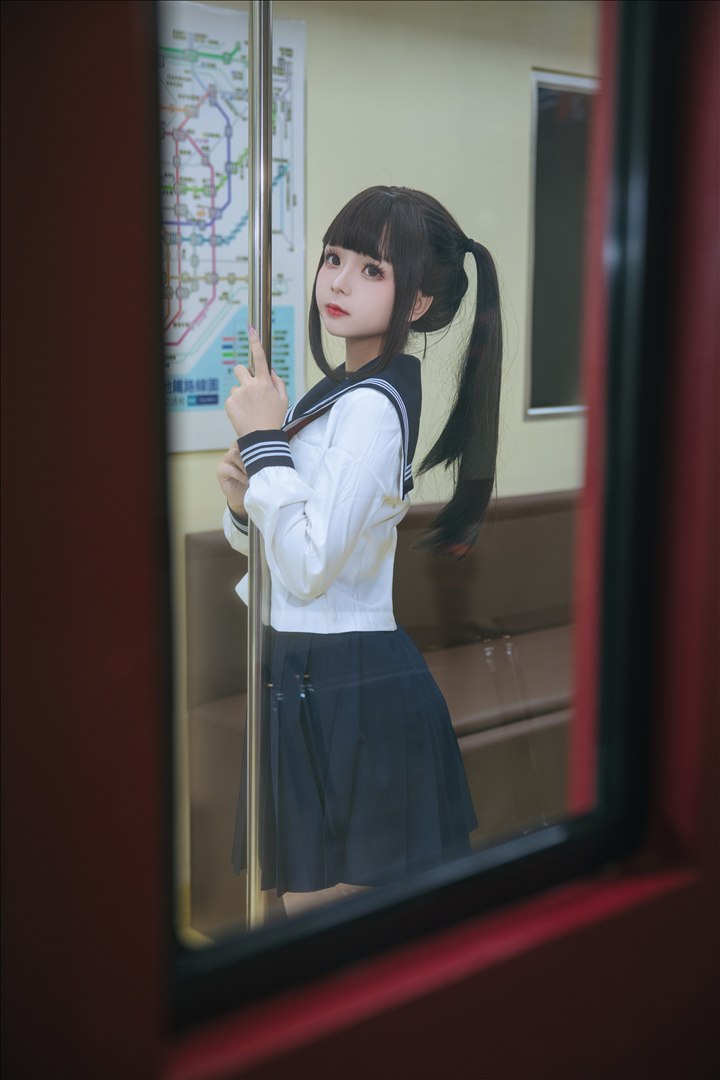 日奈娇 - 列车JK140P