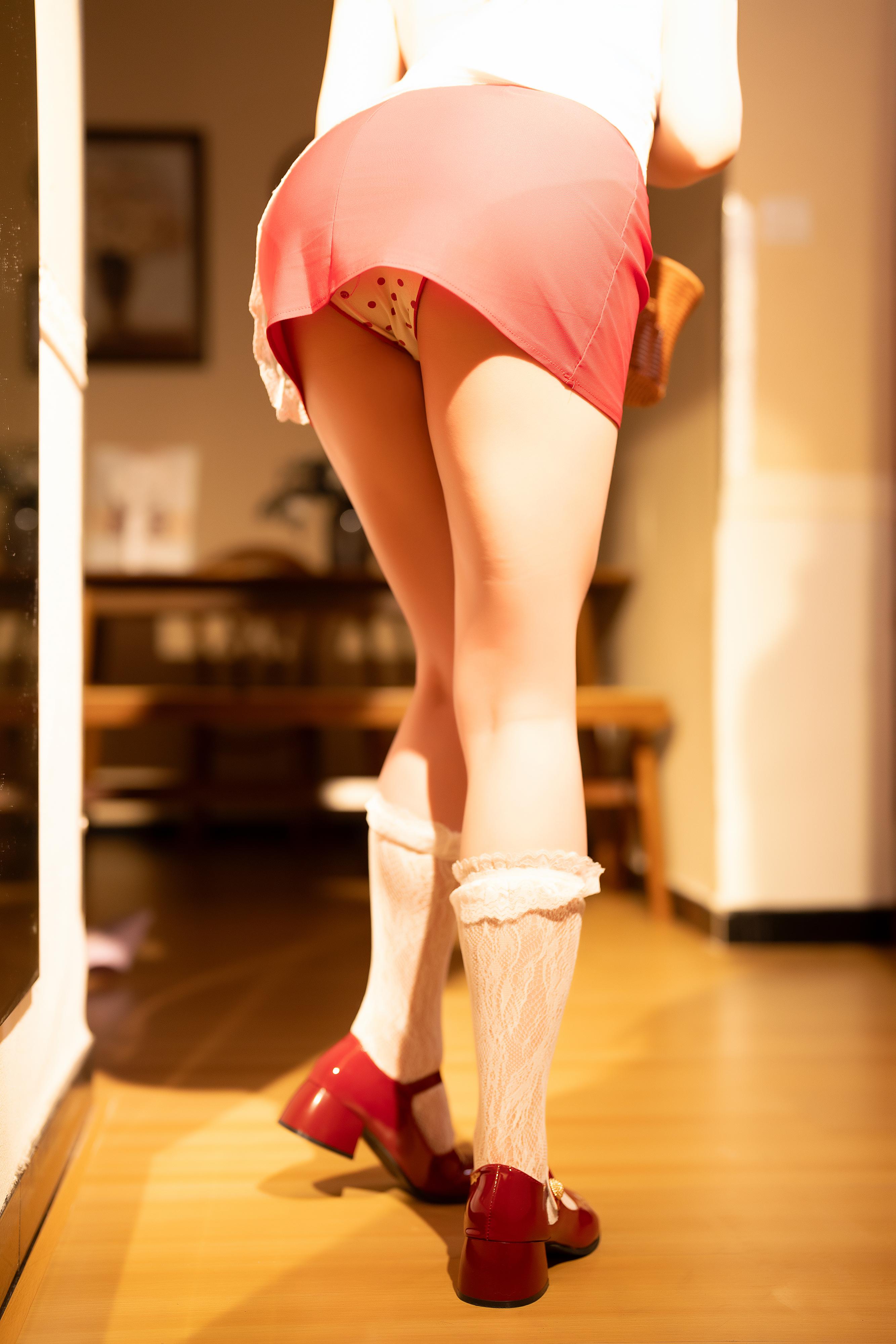 星之迟迟《卖火柴的小红帽》打工篇与爱宠篇Cosplay