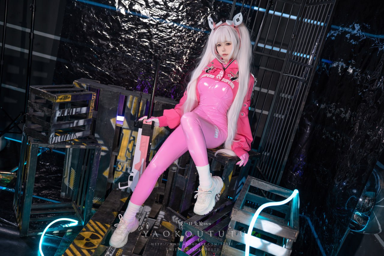 咬一口兔娘 咬人小小兔 - NIKKE 爱丽丝 cosplay