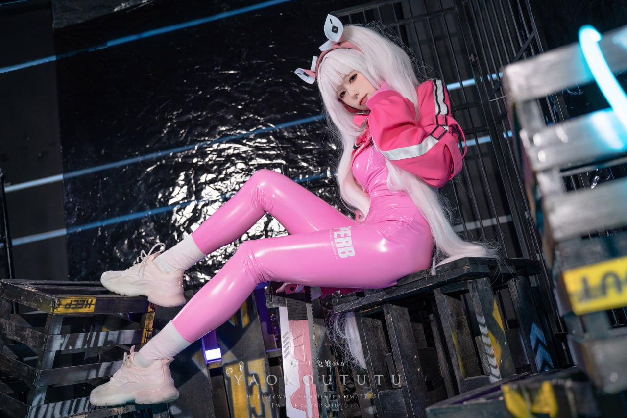 咬一口兔娘 咬人小小兔 - NIKKE 爱丽丝 cosplay