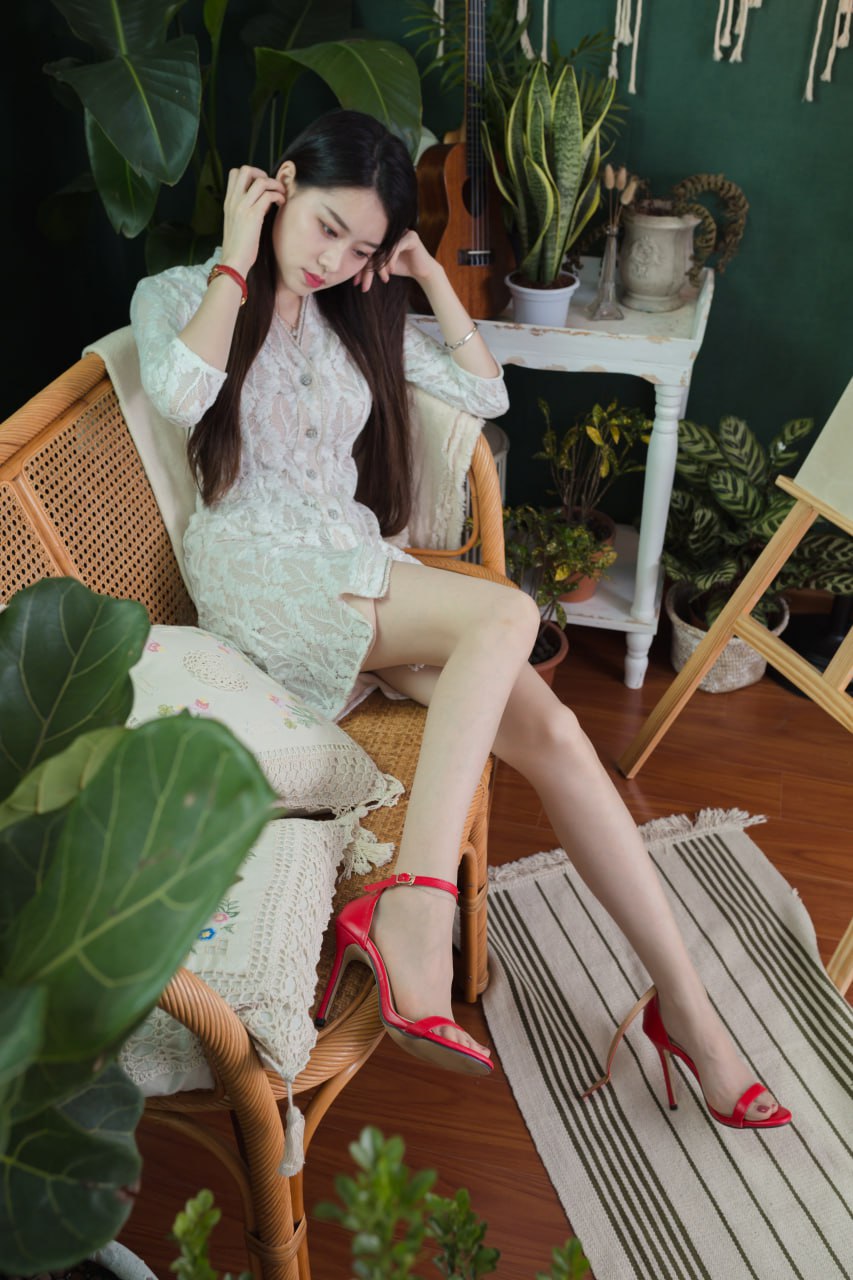 Sia不吃鱼 - 红色高跟 139P