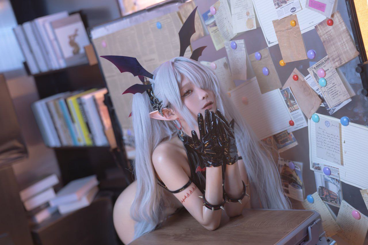 蠢沫沫《蔚藍檔案》銀鏡伊織Cosplay寫真