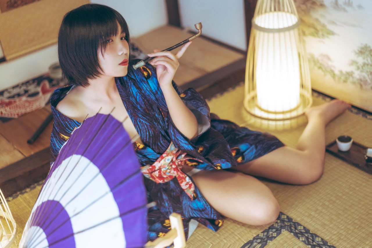 Gou Ming - Peacock Kimono
