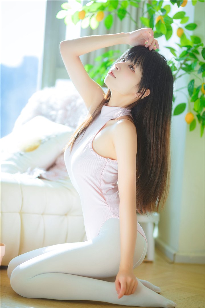 三無人型 - 白丝桃子 60P