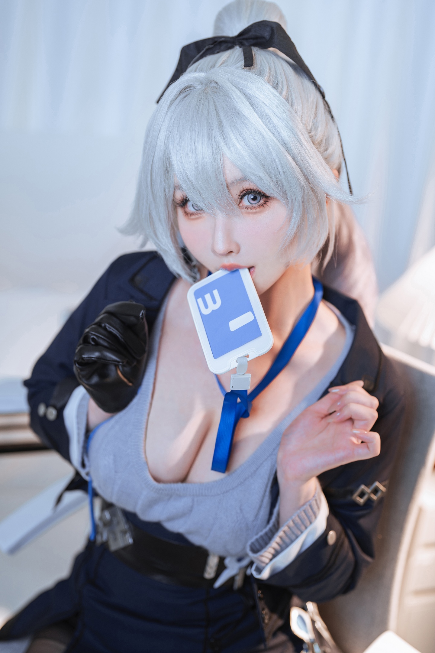 Rioko凉凉子《布洛妮娅OL》50P写真