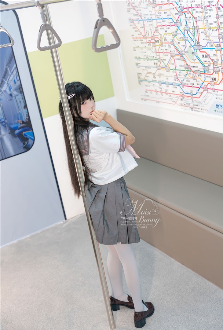 咬一口兔娘 - 地铁萌妹 85P
