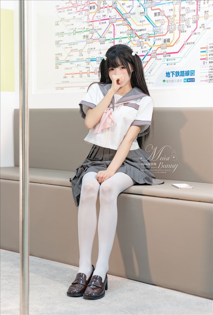 咬一口兔娘 - 地铁萌妹 85P