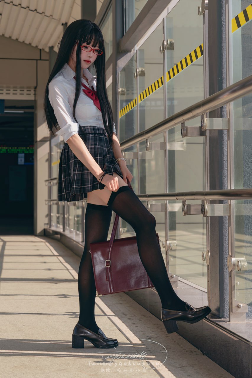 一口噛む兎娘 - 電車驚魂& 期待71P1V