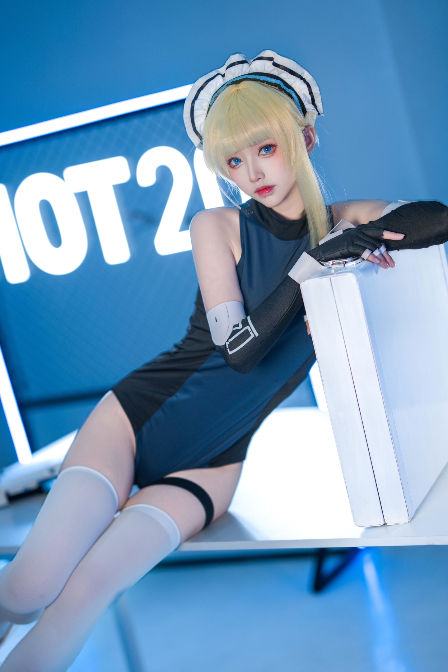 ดาดาโวลโวลเซี่ยวโวล - บลูอาร์ไคฟ์ เฟยเหนี่ยวหมาเชอ ชุดรัดรูป