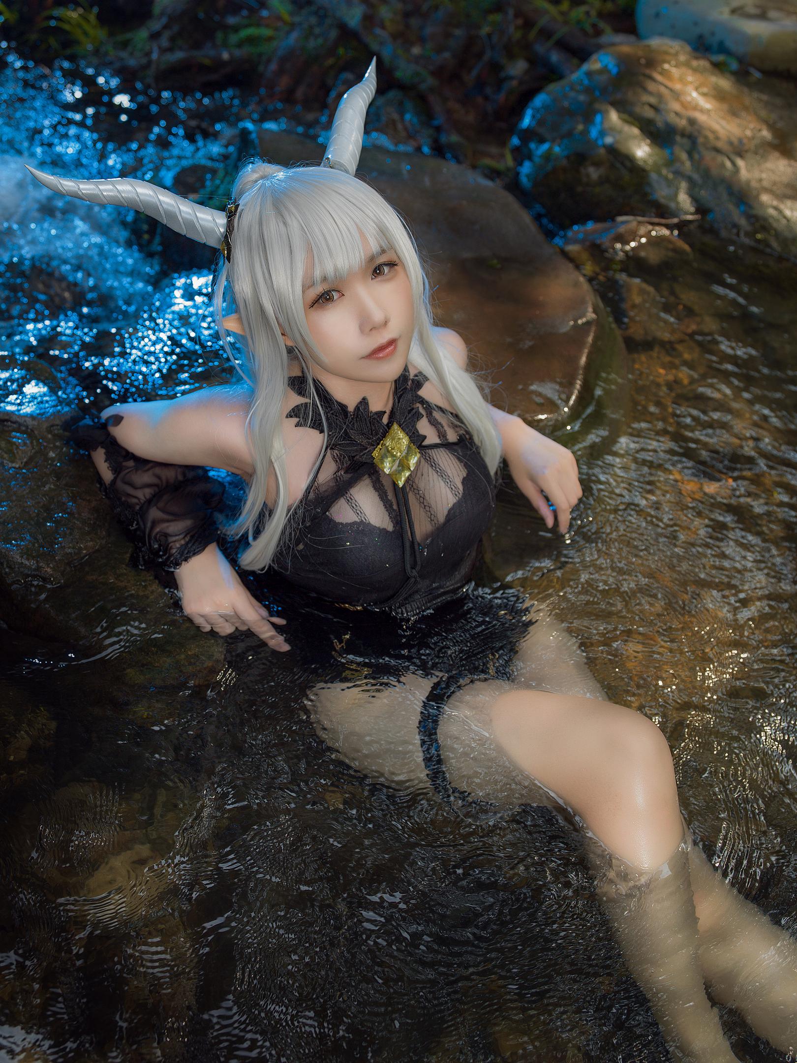 Mã Hoa Giang - Arknights Trang phục bơi Shining 20P