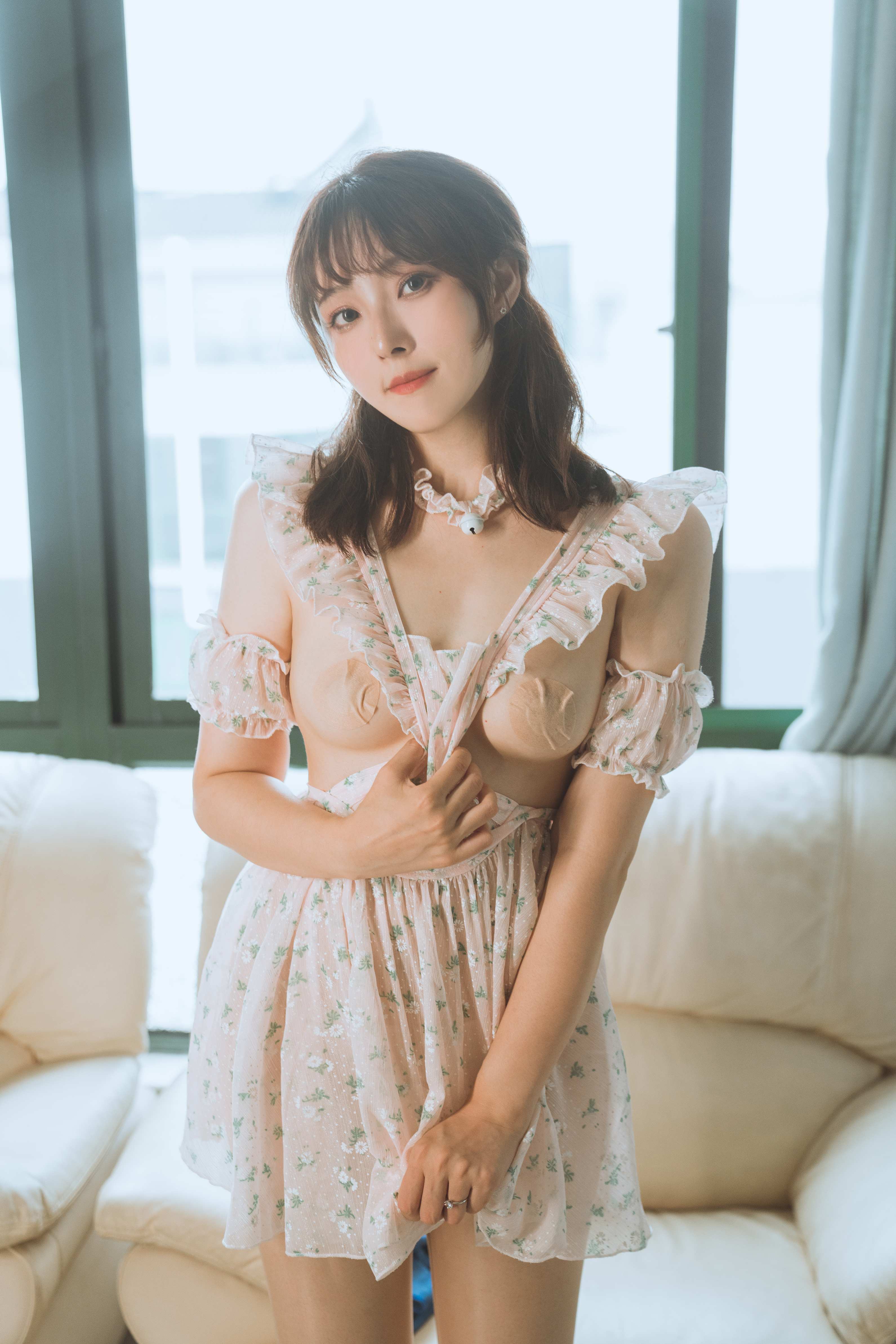 Natsuko夏夏子 - 碎花围裙55P