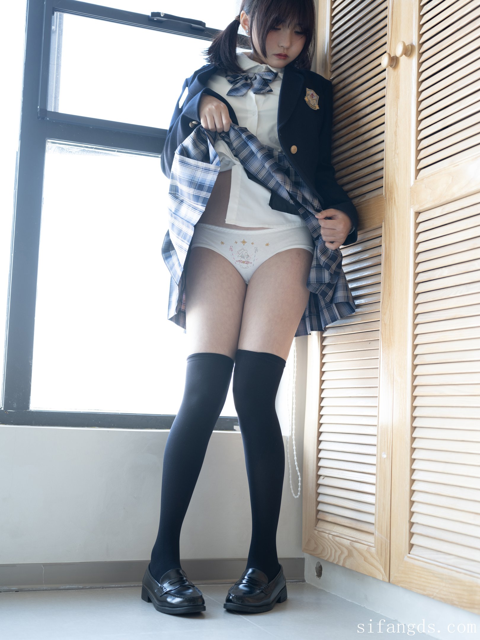 森萝财团：小安 - R18定制 JK制服浴缸