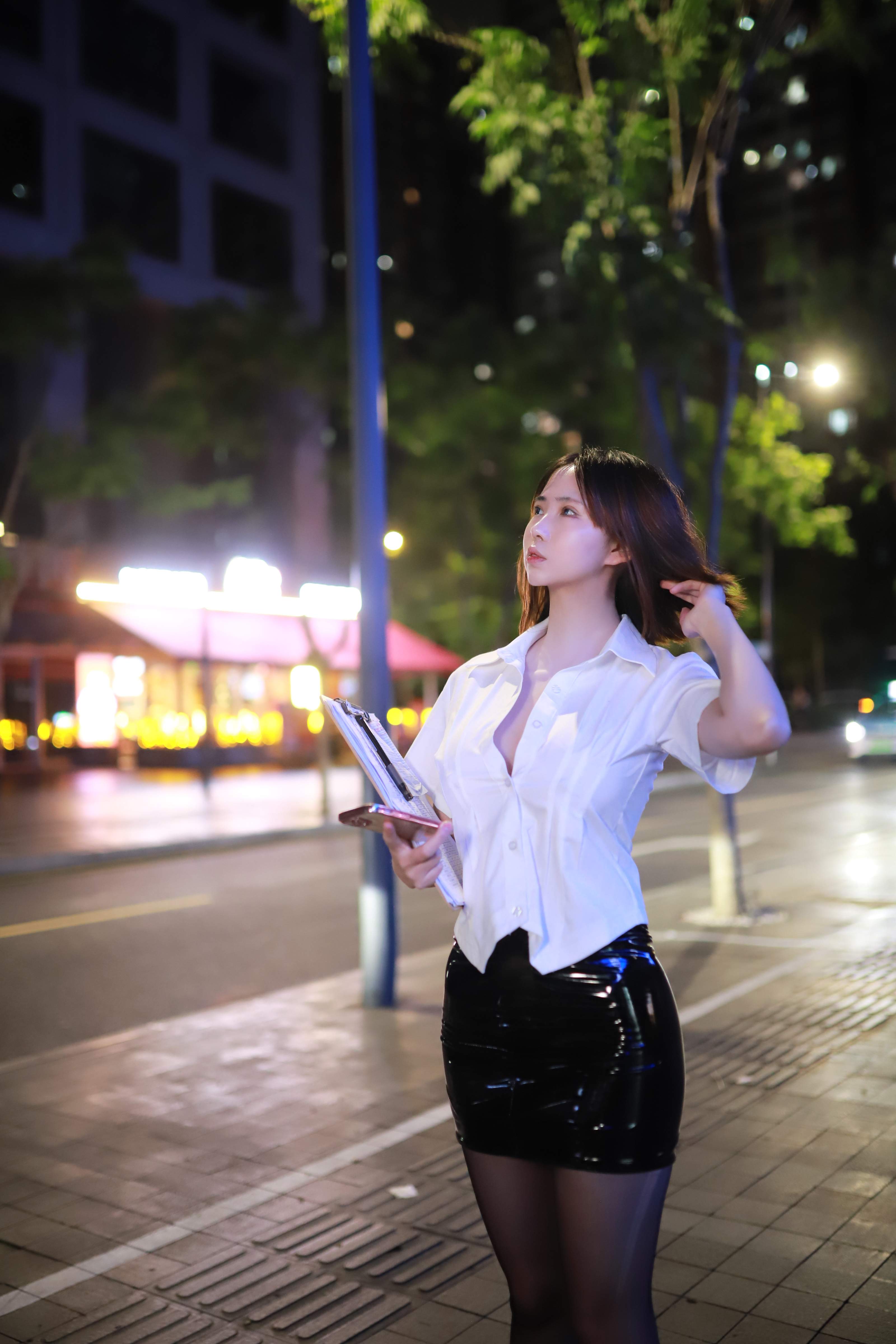 상杉绘梨落 - 사람에게 추적당함 102P