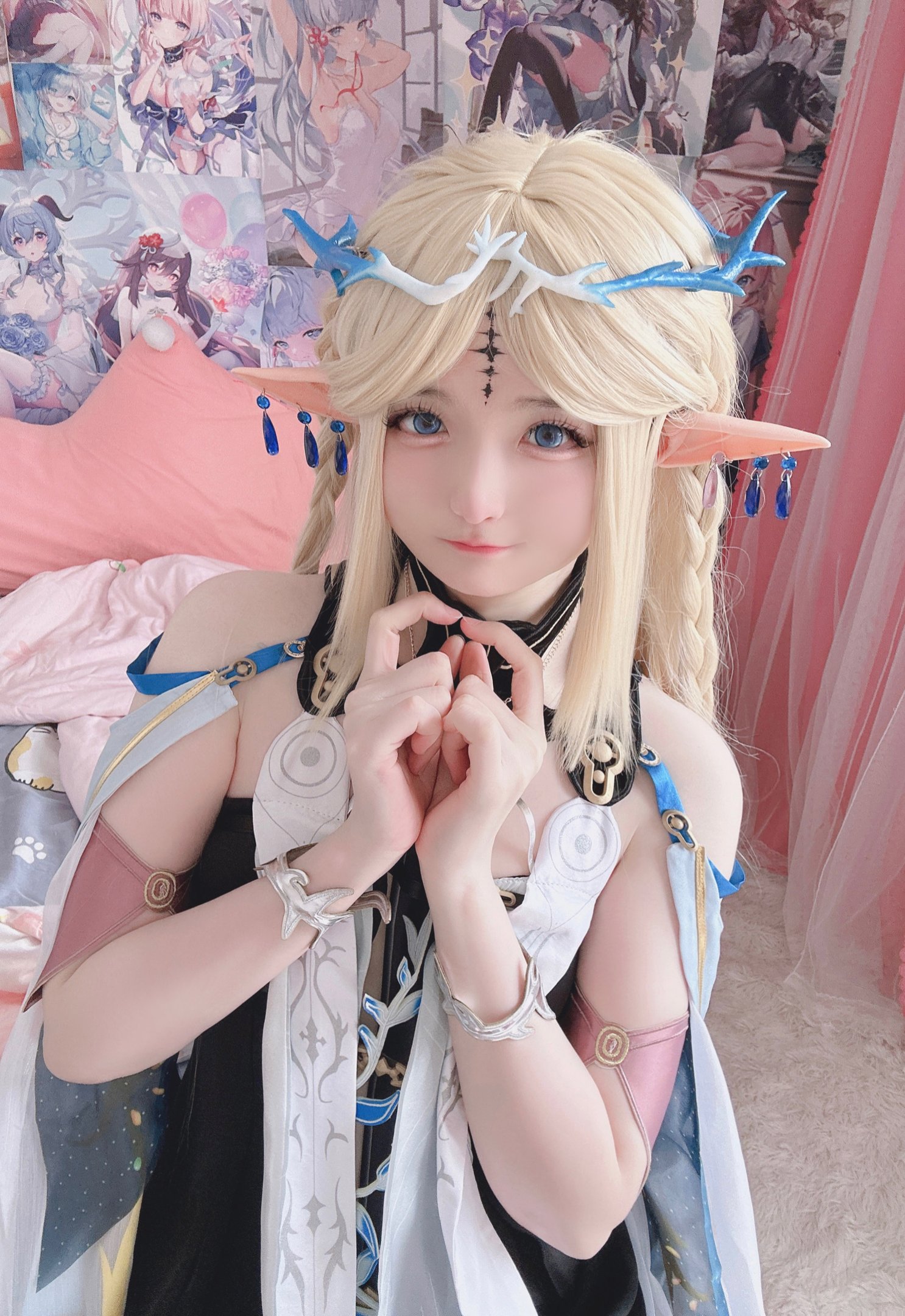 习呆呆卡提希娅写真 17P1V | 大尺度 Cosplay