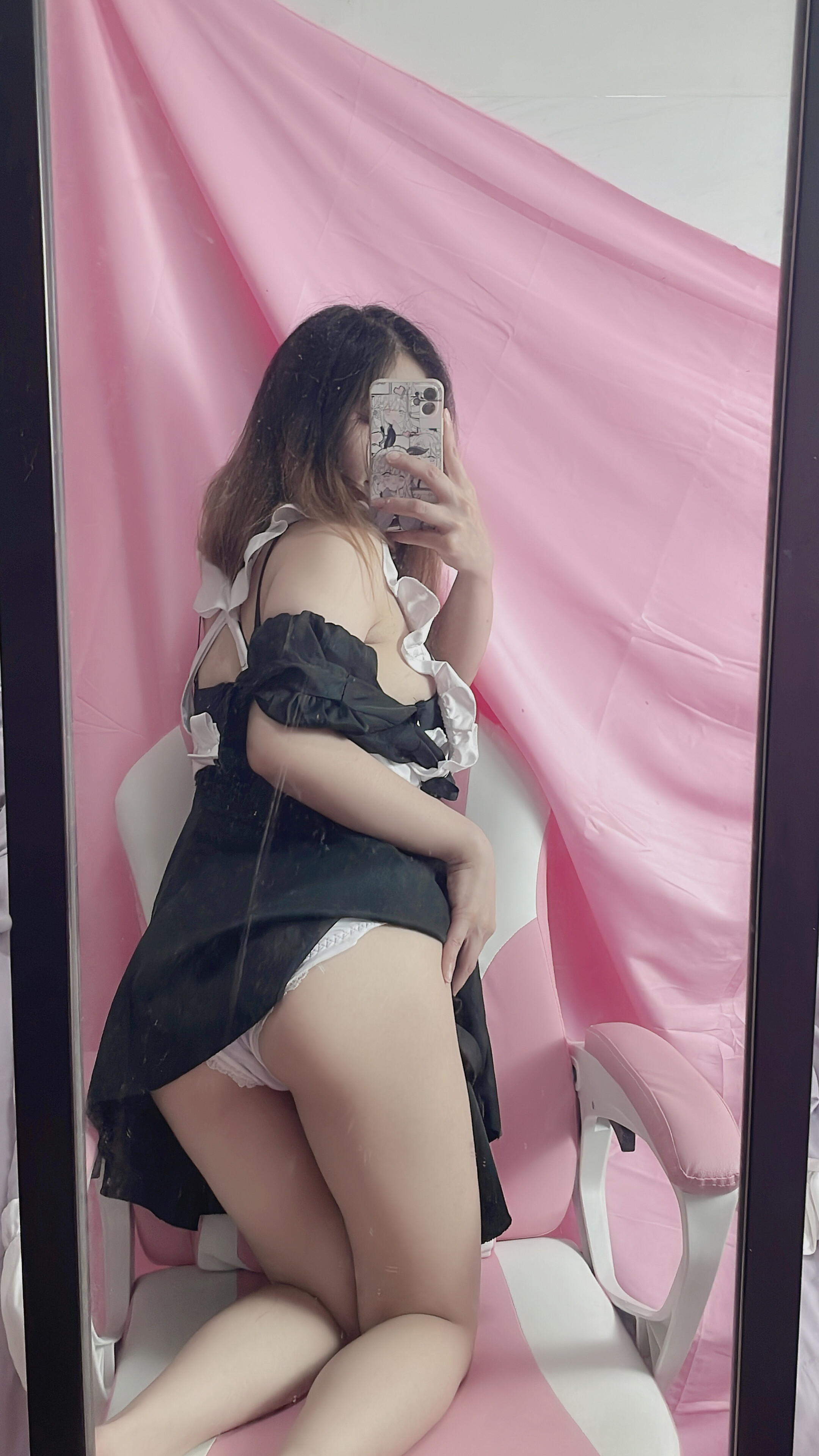 末夜787 - 女仆自拍 24P1V