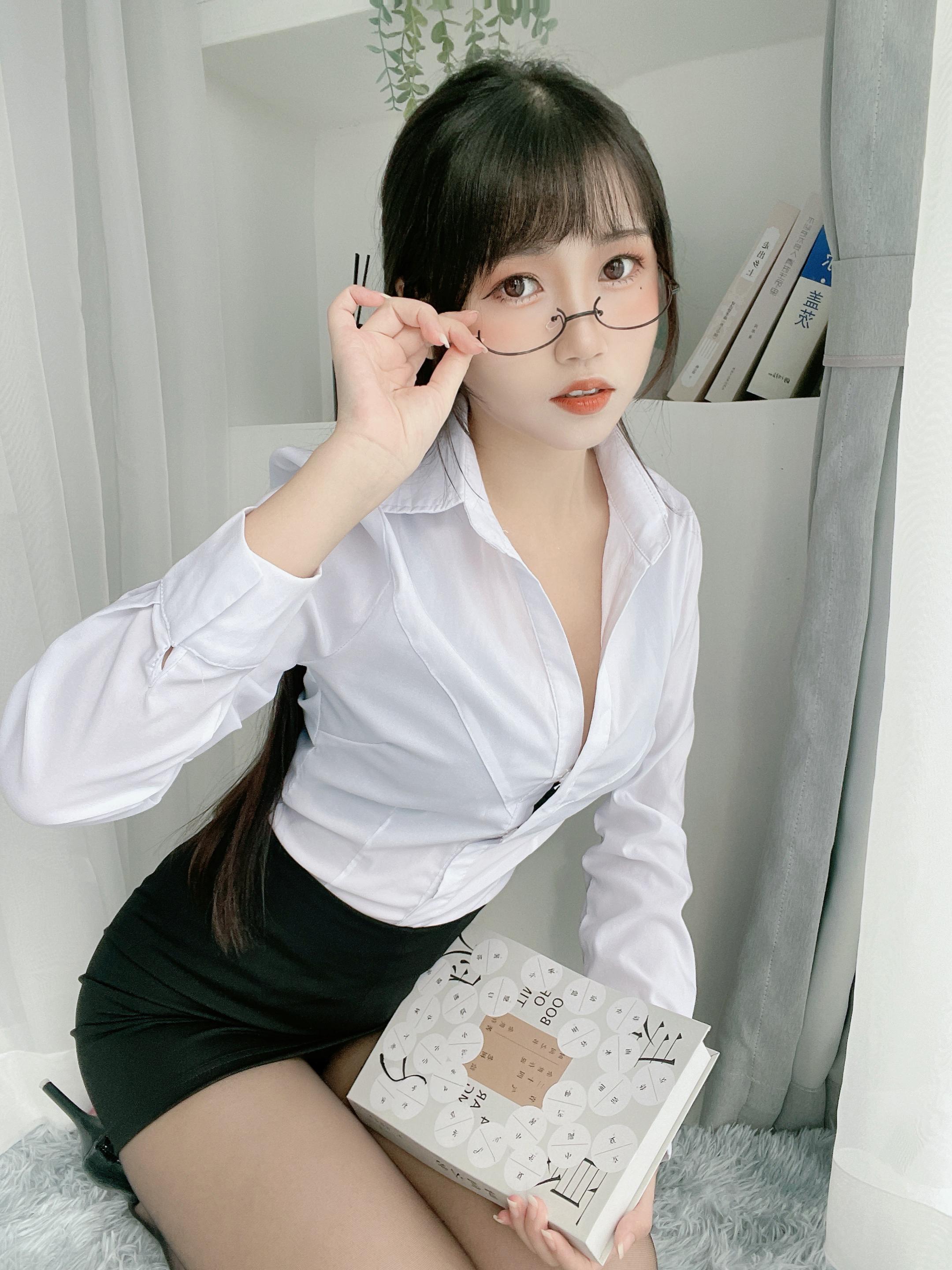 Mèo không ngốc - Đen絲 bao hông OL 24P