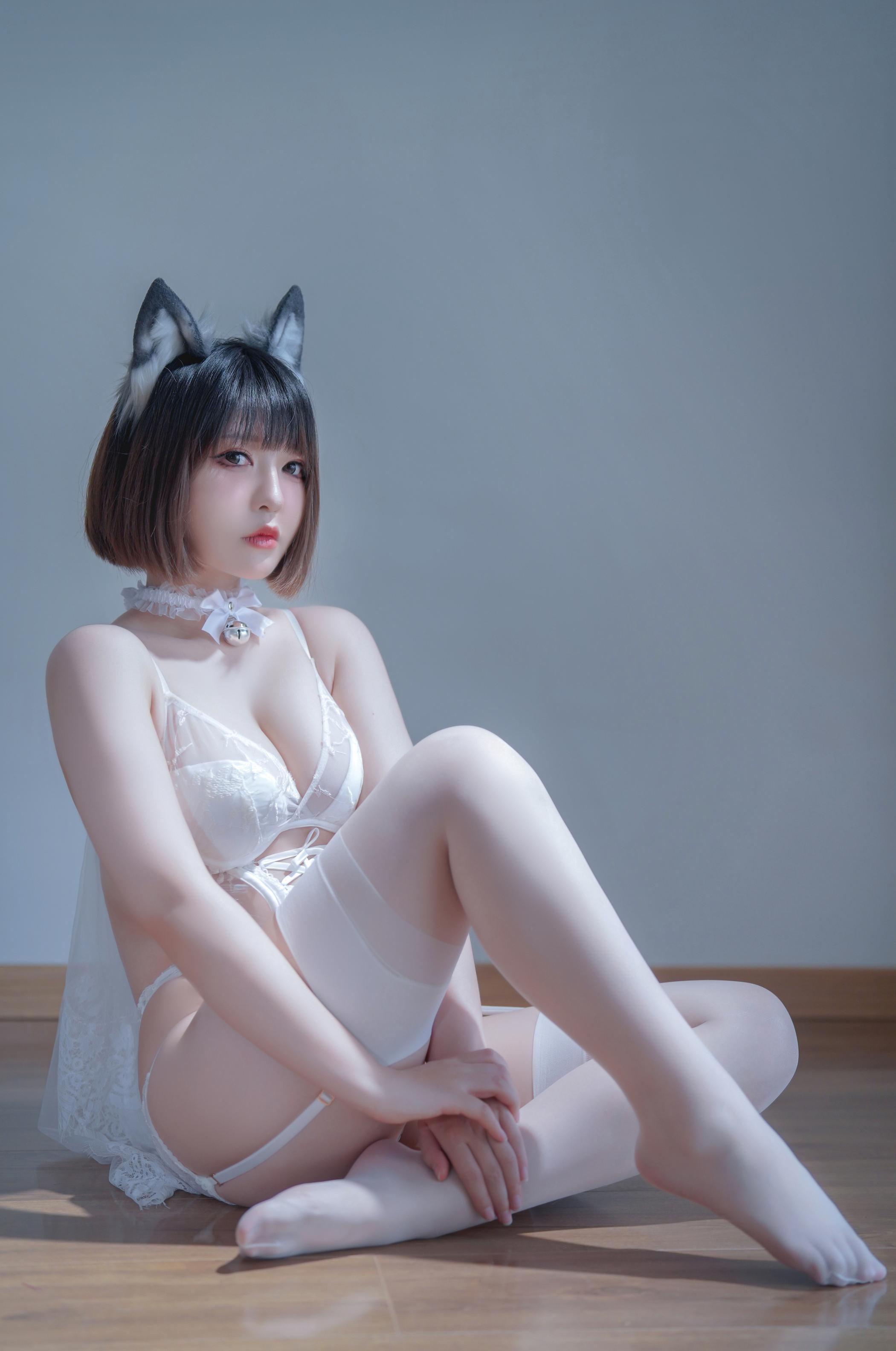 半半子 纯白花嫁 丝袜写真