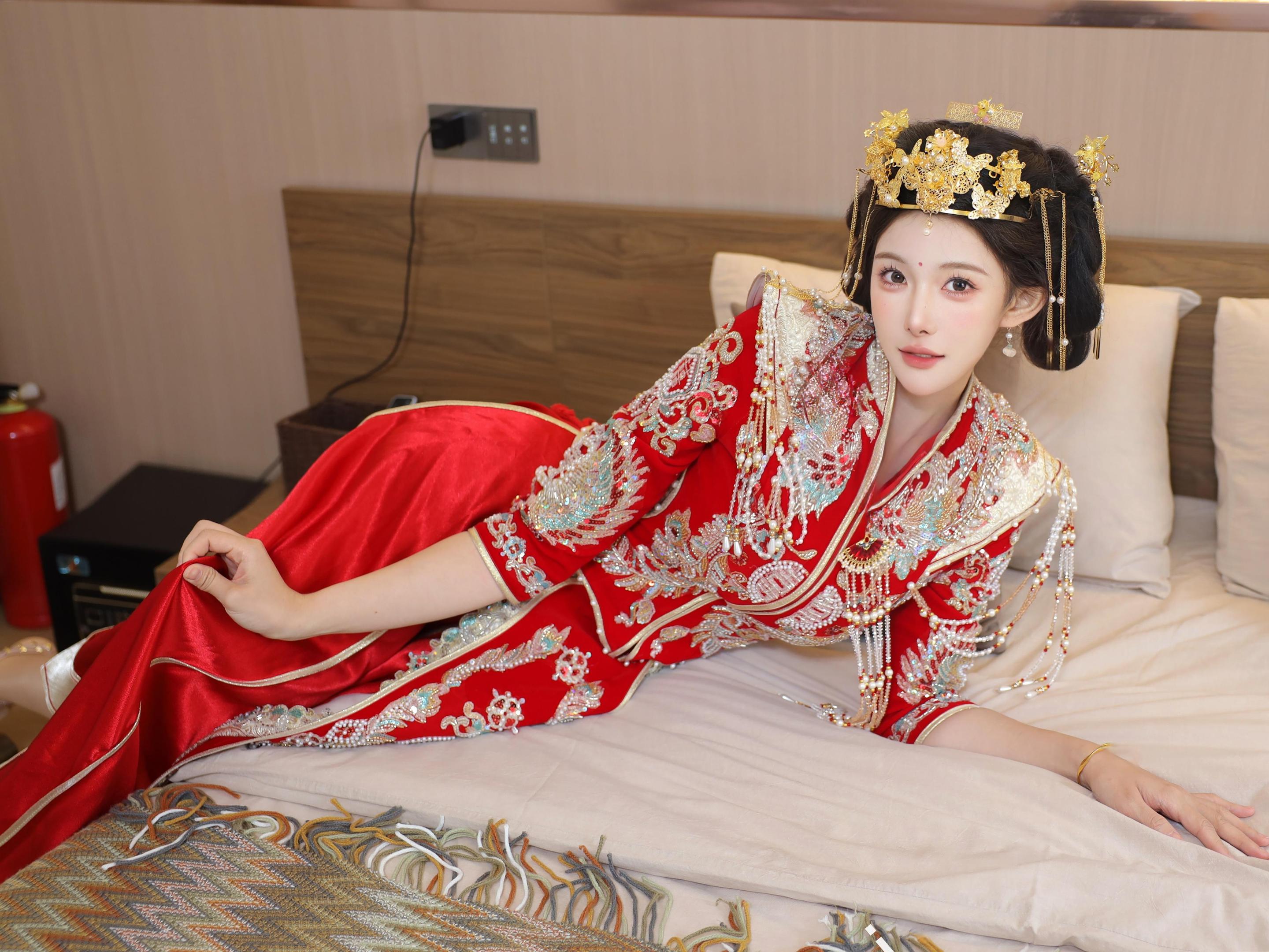 梨霜儿秀禾服写真 113P | 大尺度私房图集