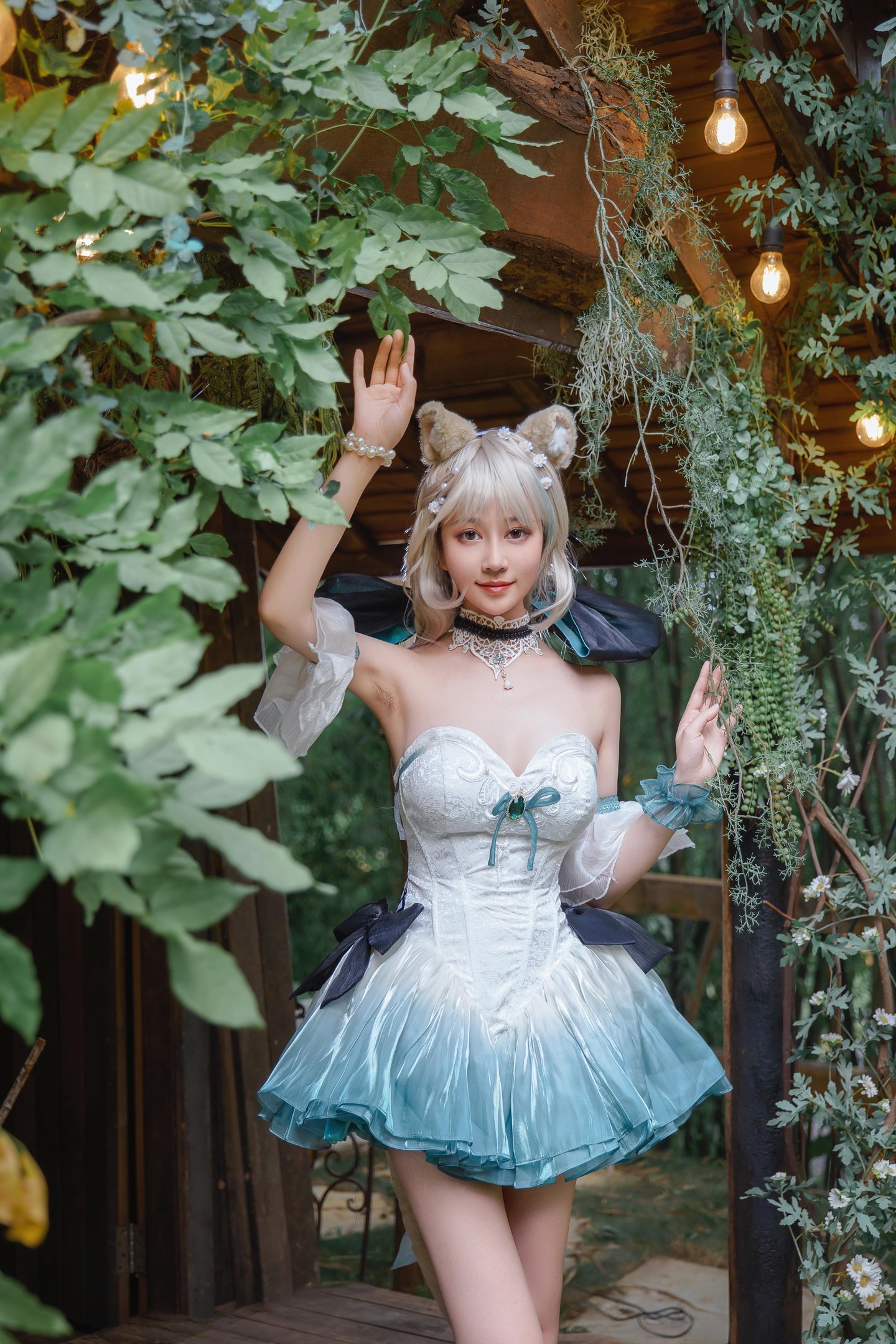 Cosplay Lynette ngoai troi Niannian Nnian vay ngan