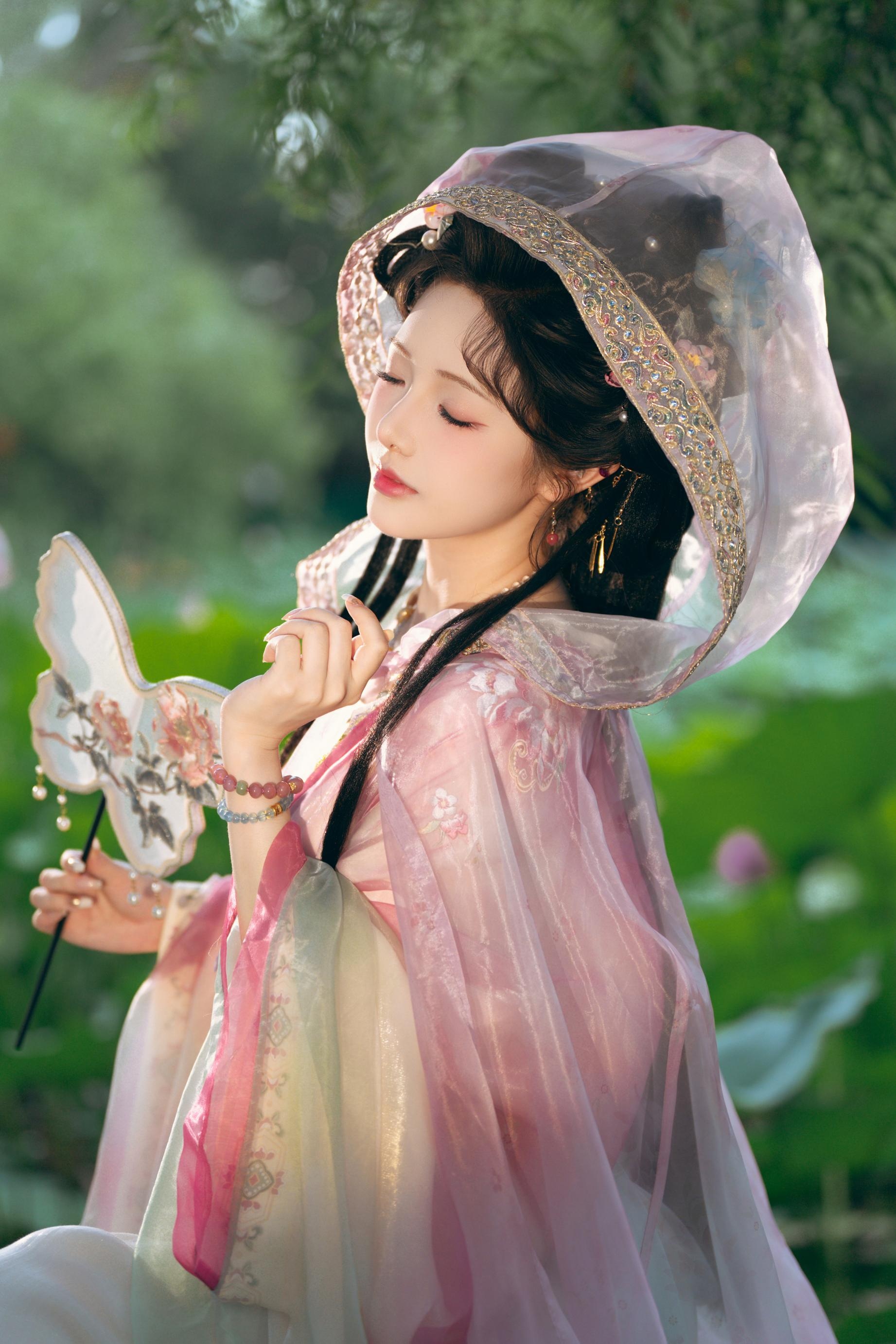 雯妹 không biết lý lẽ - Chúc bạn Trung Thu vui vẻ