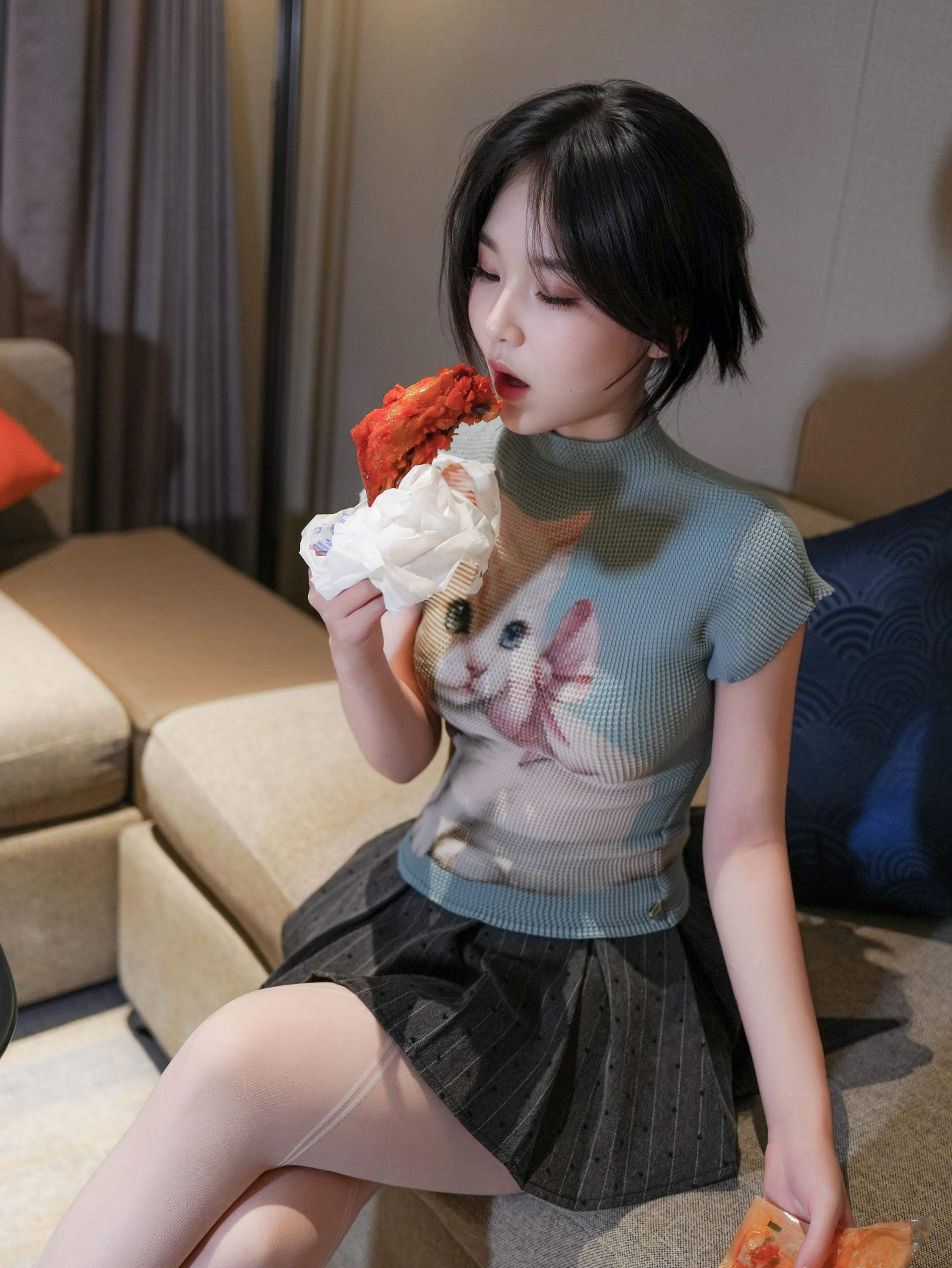 汁汁 - 爱吃鸡腿的姑娘 91P