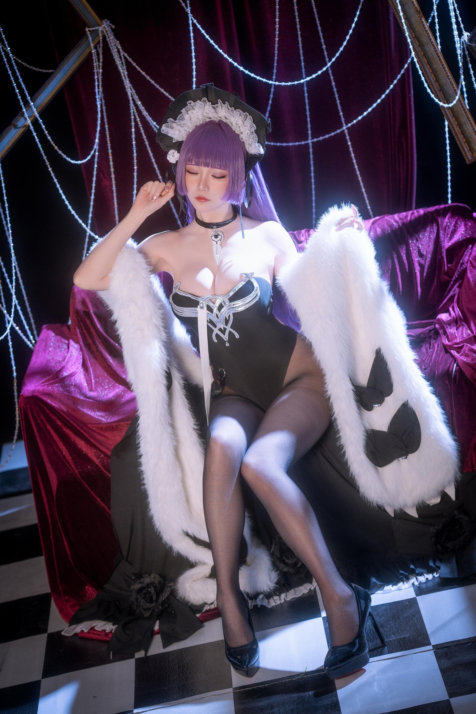 星之迟迟《碧蓝航线 塔什干》1V Cosplay写真