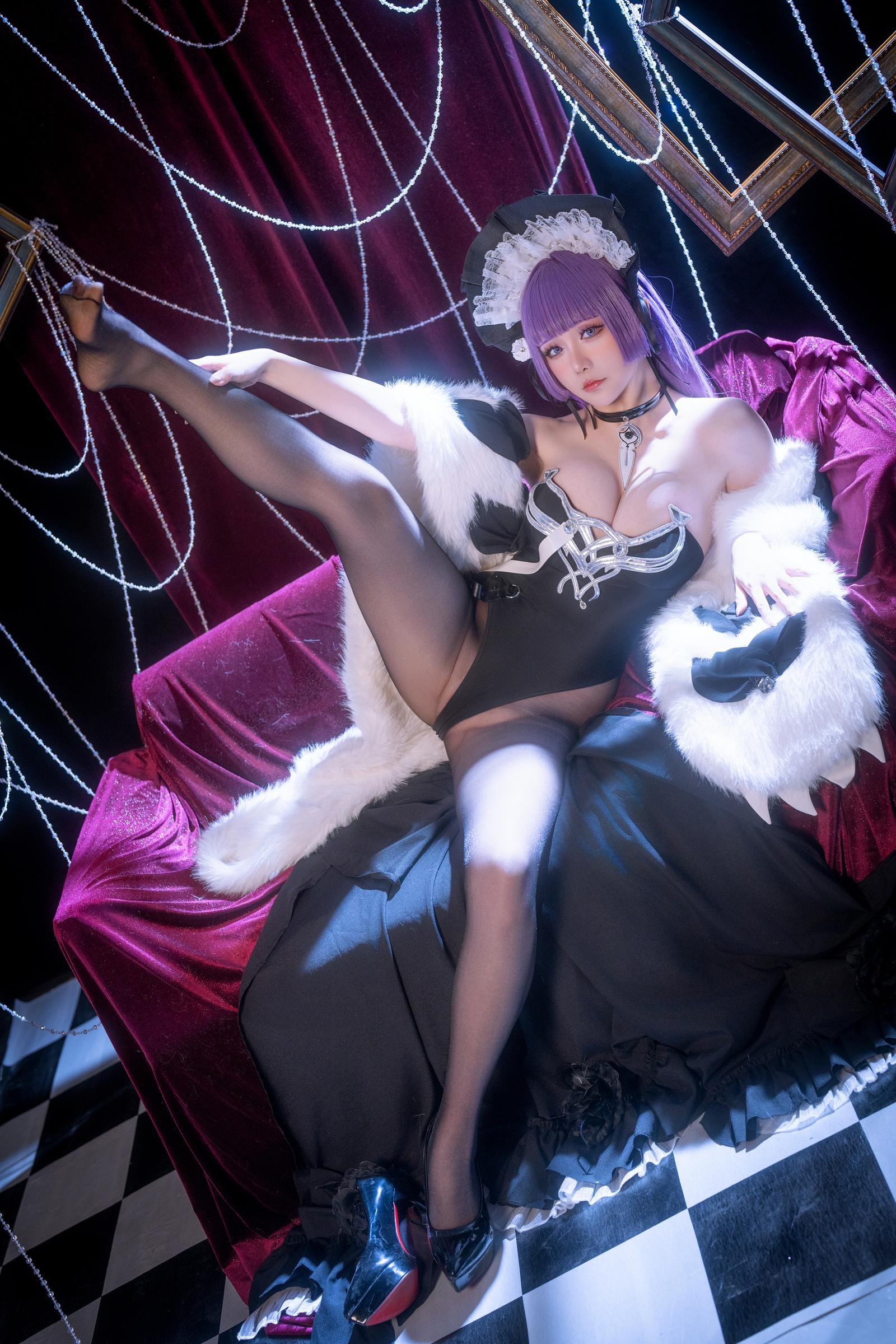 星之迟迟《碧蓝航线 塔什干》1V Cosplay写真