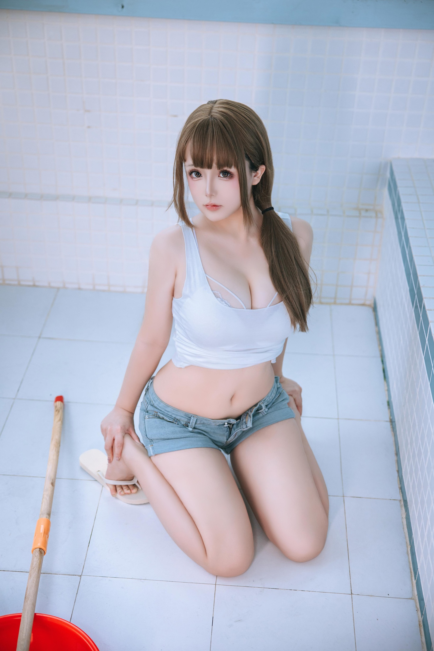 日奈娇 - 男浴室保洁员 175P5V