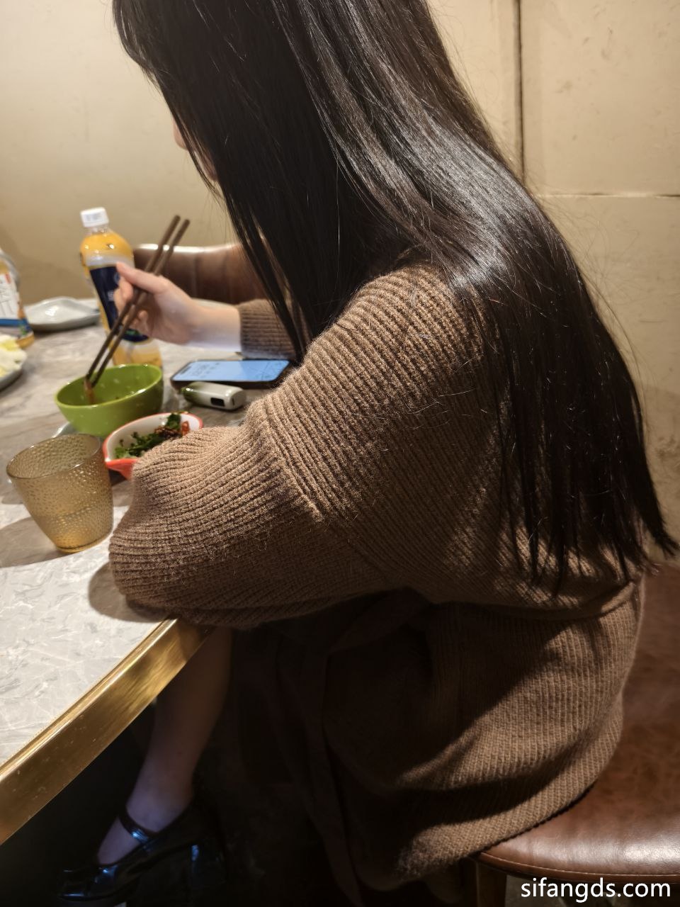 白桃汽水 - 文静女孩爱露出 30P19V