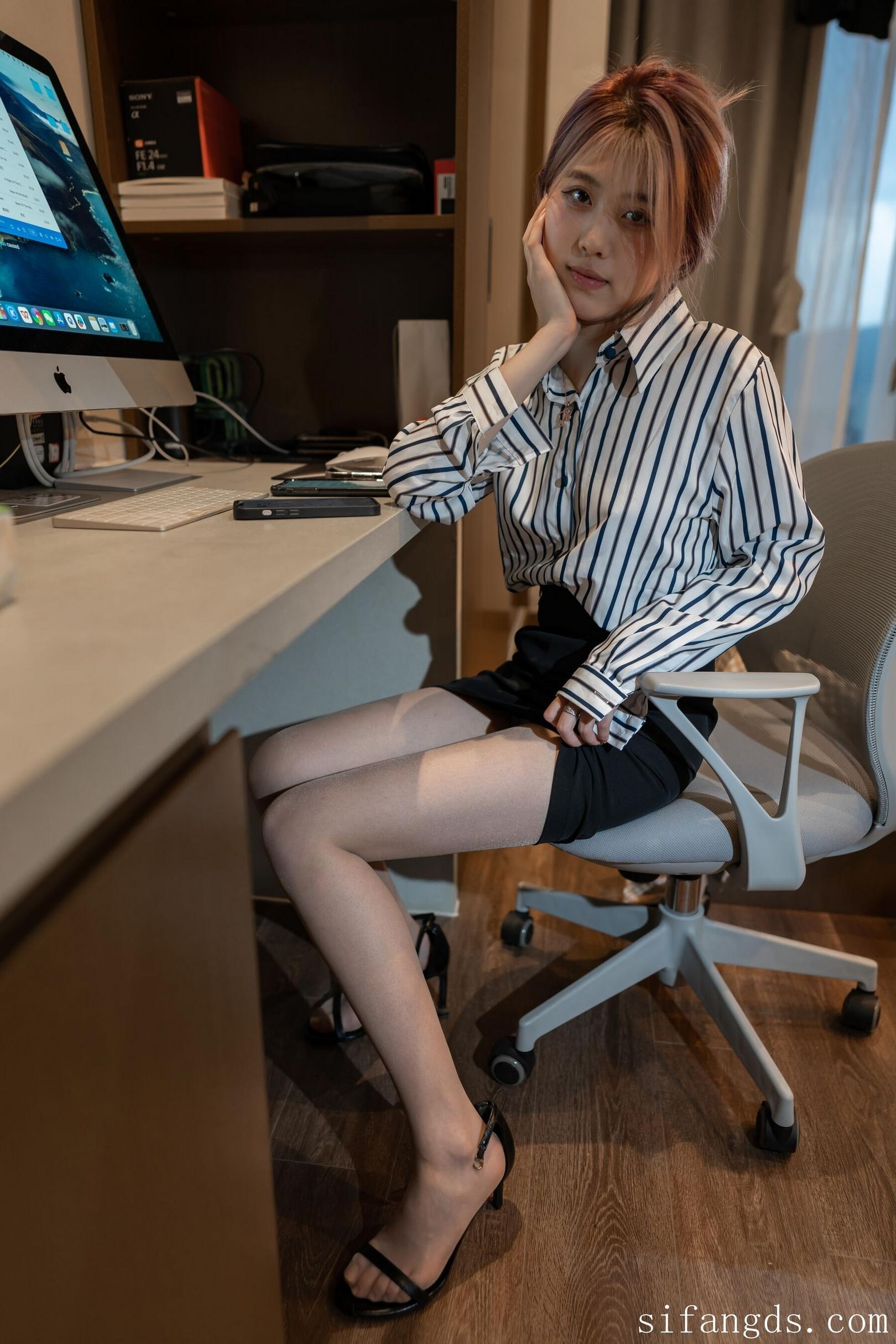 ISS系列 - 大学生萌妹 153P1V