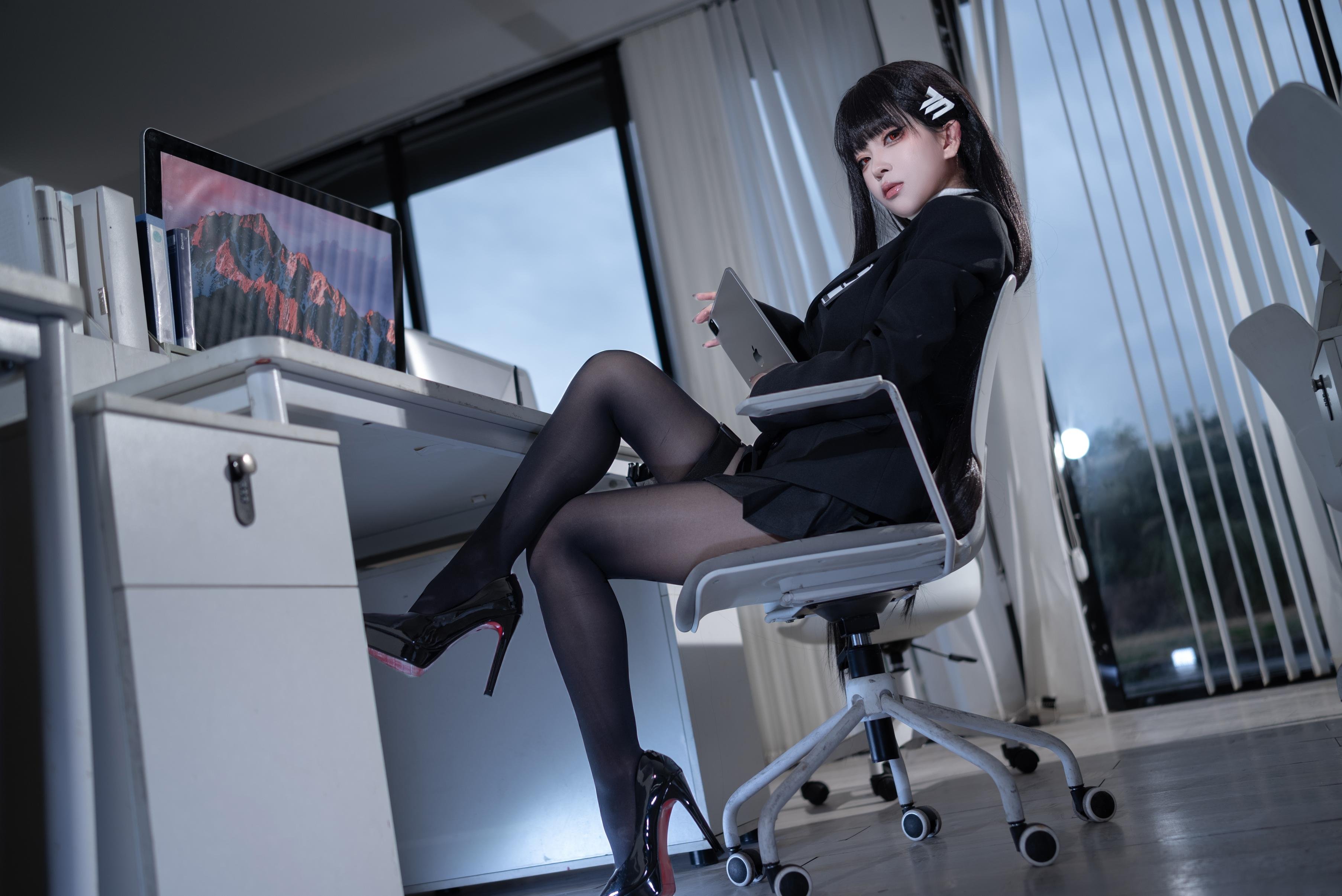 '[cosplay] Vectory Fish - Cosplay Tinh Tế của Yueli Yin: Thỏ Nữ Quyến Rũ Thực Tế, Tóc Đen, Ngực Khủng, Tất Đen Mở Đường, Cám Dỗ Tột Độ 36P'