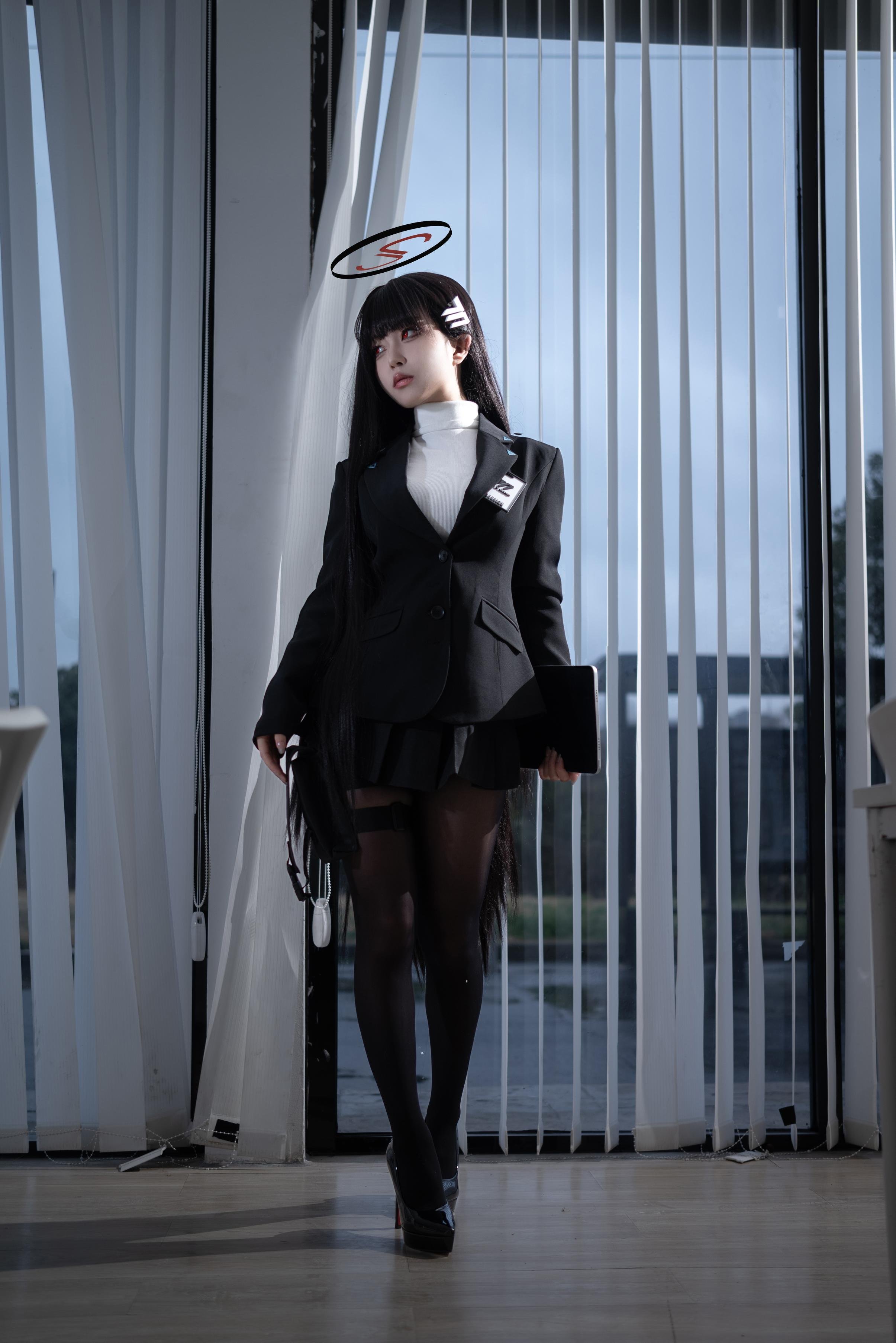 '[cosplay] Vectory Fish - Cosplay Tinh Tế của Yueli Yin: Thỏ Nữ Quyến Rũ Thực Tế, Tóc Đen, Ngực Khủng, Tất Đen Mở Đường, Cám Dỗ Tột Độ 36P'
