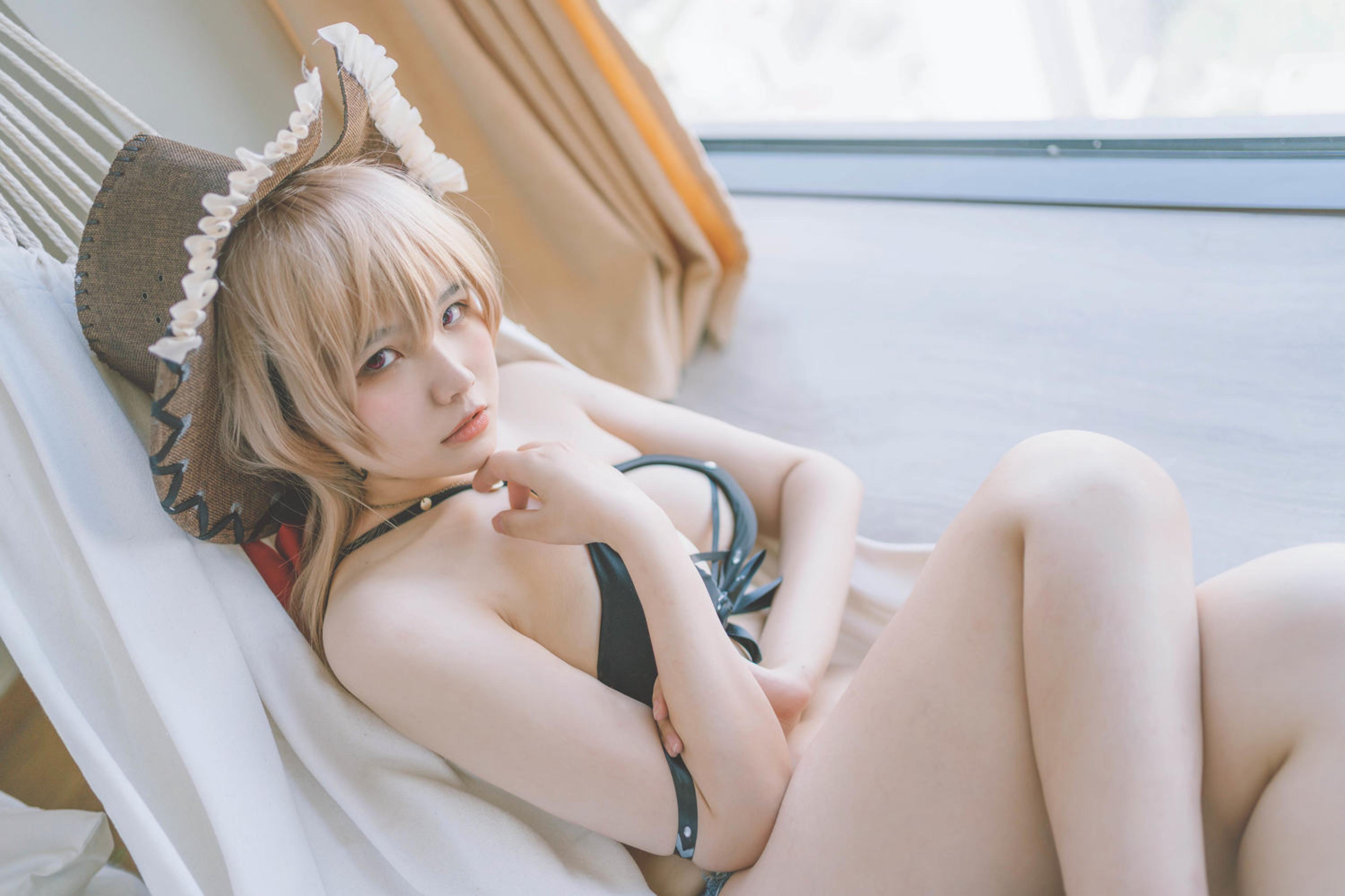'[cosplay] 阿半 hôm nay rất vui - cos Jean Bart: trang phục bơi cướp biển chân thực, tóc đen, bikini rách, ngực khủng ướt át, quyến rũ tột độ 20P'