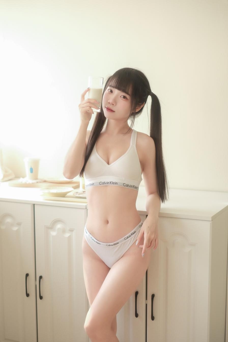 Coco Thỏ Trắng - Cô Mèo Con Muốn Được Chủ Yêu Thương 69P1V