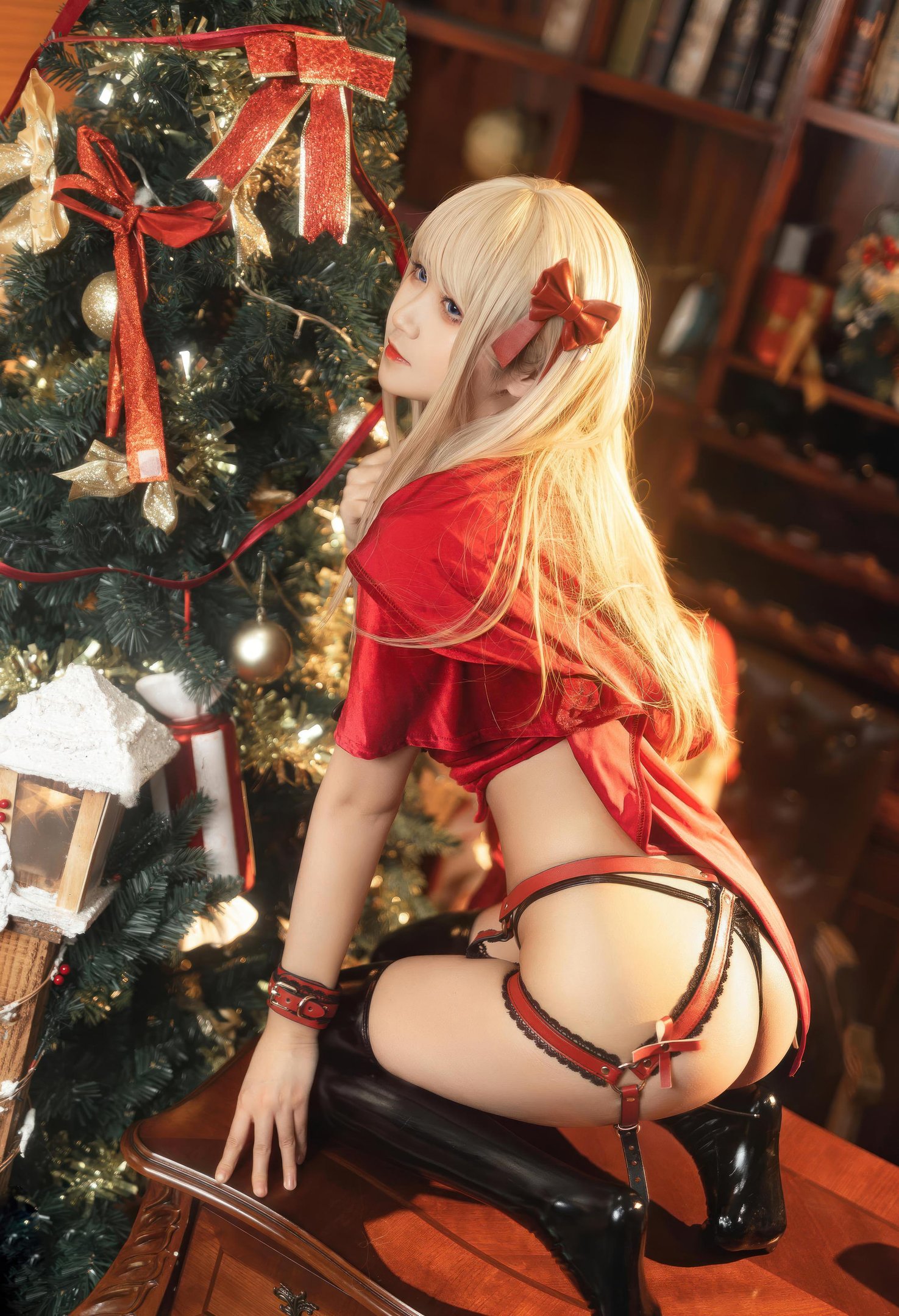 '[cosplay] Ba Độ_69 - Chiếc Mũ Đỏ Giáng Sinh: Tạo Hình Thực Tế Chủ Đề Giáng Sinh, Kết Hợp Mũ Đỏ và Trang Phục Lễ Hội, Phong Cách Ngọt Ngào Đáng Yêu, Bộ Ảnh Gợi Cảm Tươi Mát 35P'