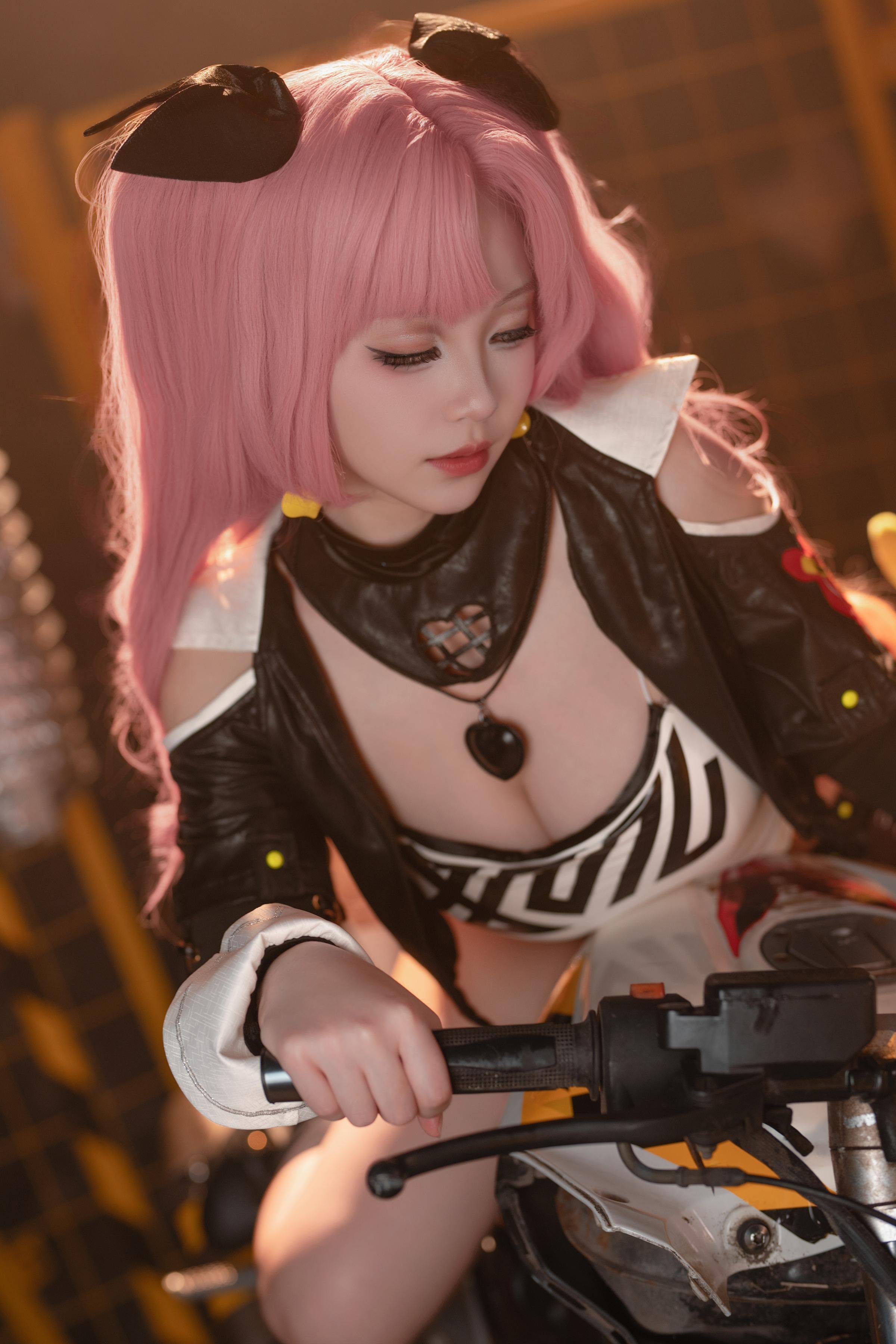 [cosplay] Bangni邦尼 - [真人写实] cos 妮可·罗宾：考古学家御姐长腿黑丝撕裂衬衫 巨乳湿身透视极致堕落无修正调教 77P