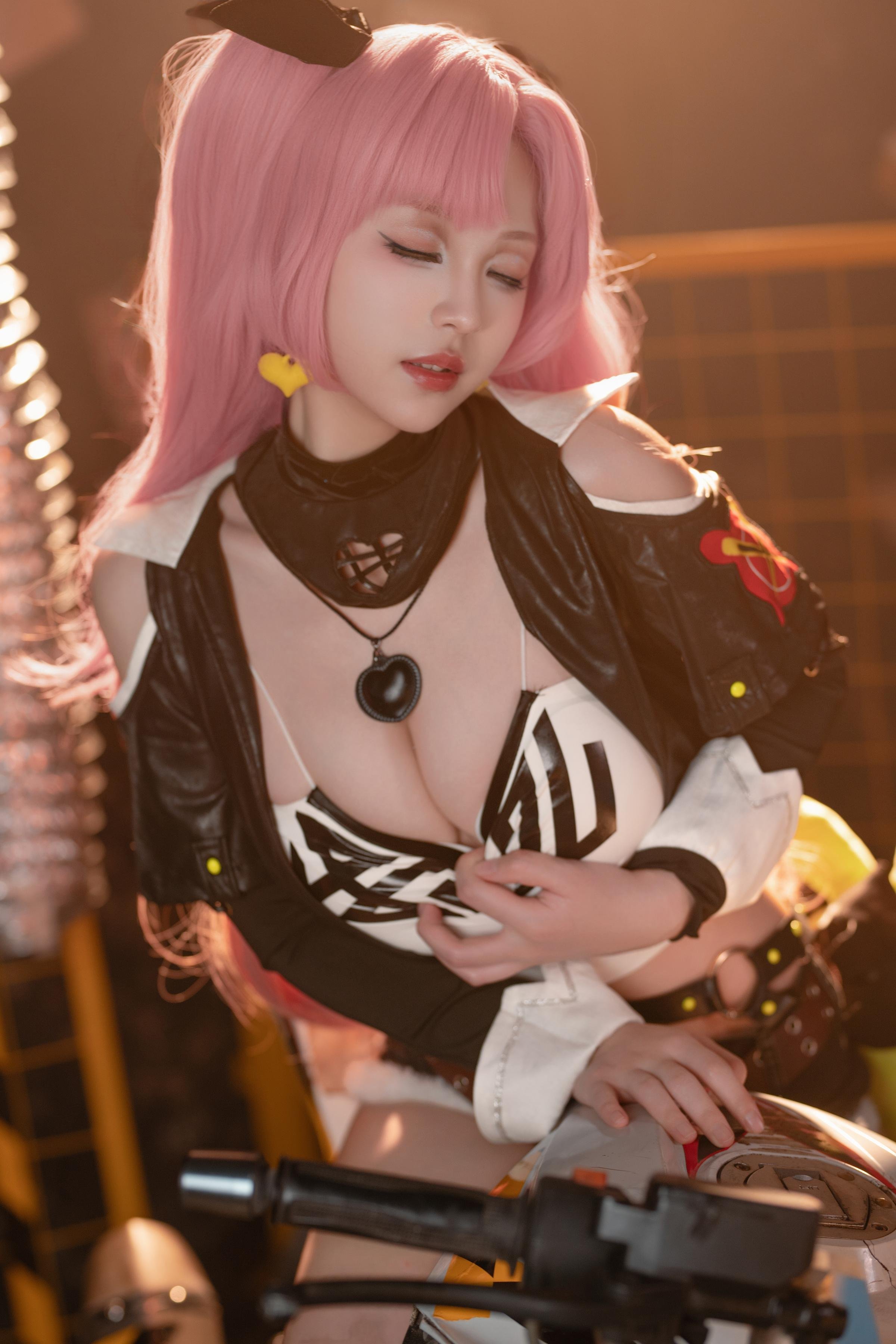 [cosplay] Bangni邦尼 - [真人写实] cos 妮可·罗宾：考古学家御姐长腿黑丝撕裂衬衫 巨乳湿身透视极致堕落无修正调教 77P