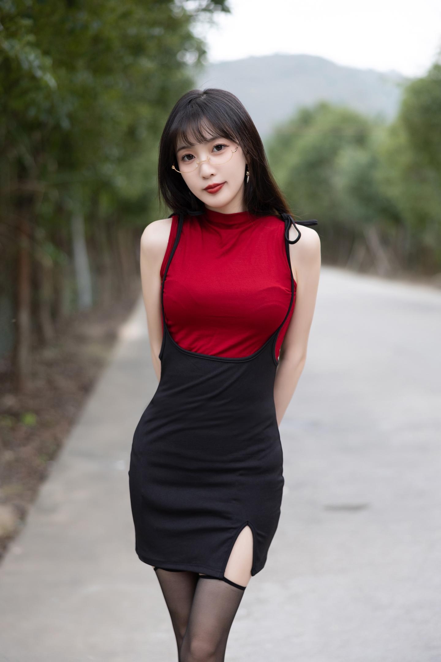 사진] 린성란 - 쇼인 모델의 검은 스타킹: 쇼인 모델 테마 화보, 빨간 스타일과 검은 스타킹의 조화, 분위기 있는 개인 사진 85P