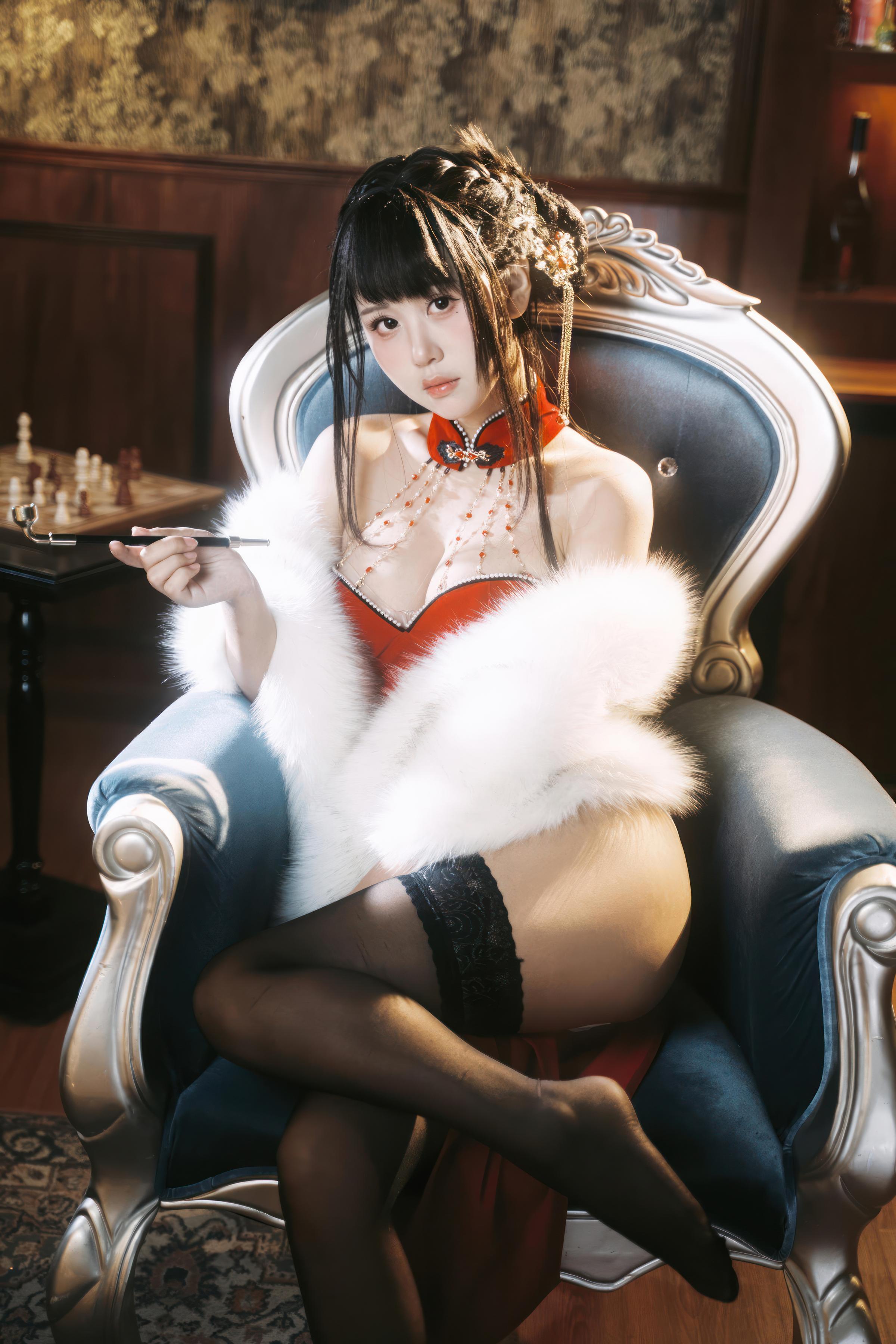 [cosplay] 萌芽儿o0 - 朱砂痣：真人写实性感主题演绎 朱砂点缀妆容与情绪氛围 黑丝造型勾勒曲线 美乳线条与成熟魅惑并存 近景私房写真 26P