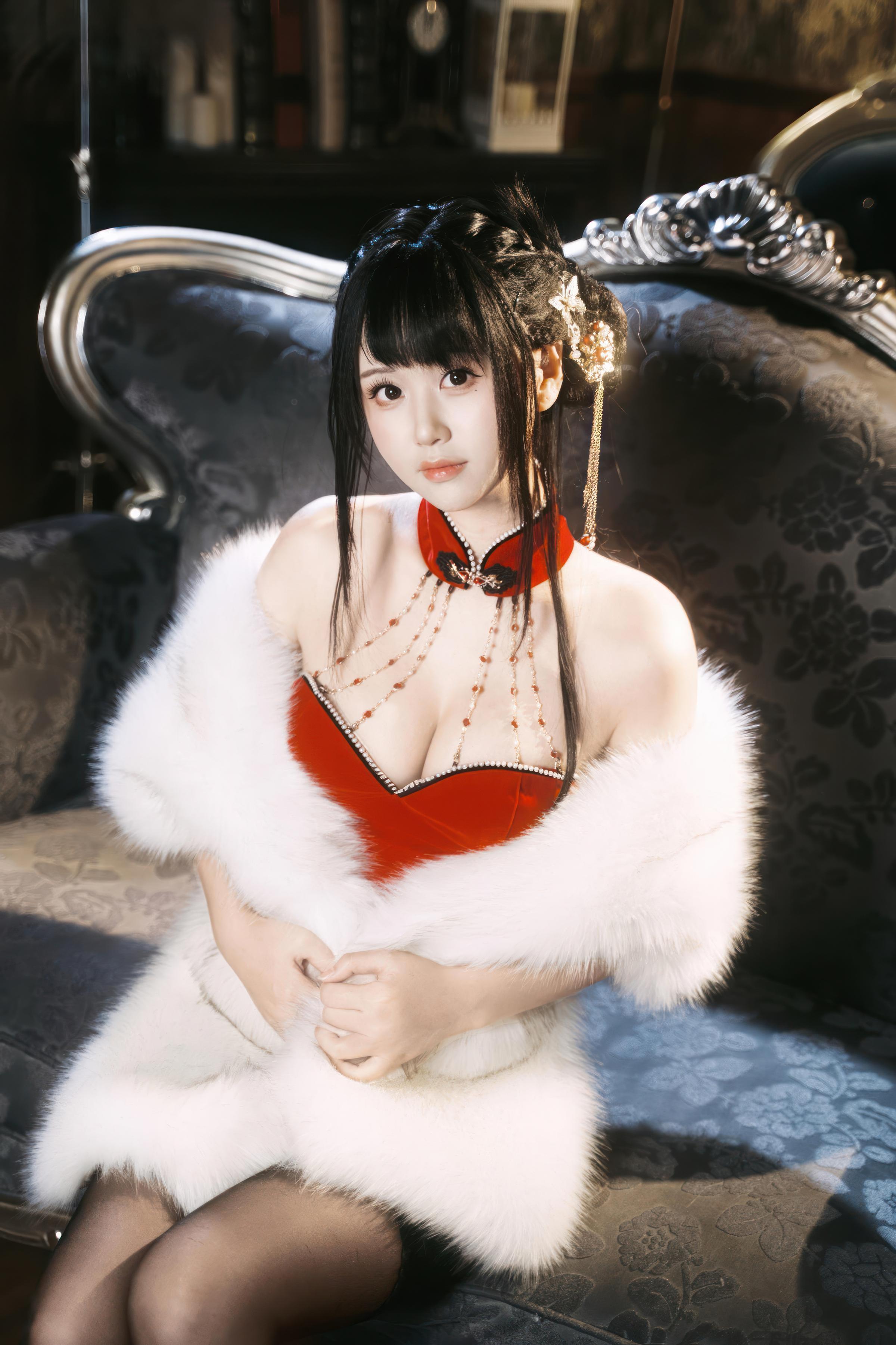 [cosplay] 萌芽儿o0 - 朱砂痣：真人写实性感主题演绎 朱砂点缀妆容与情绪氛围 黑丝造型勾勒曲线 美乳线条与成熟魅惑并存 近景私房写真 26P