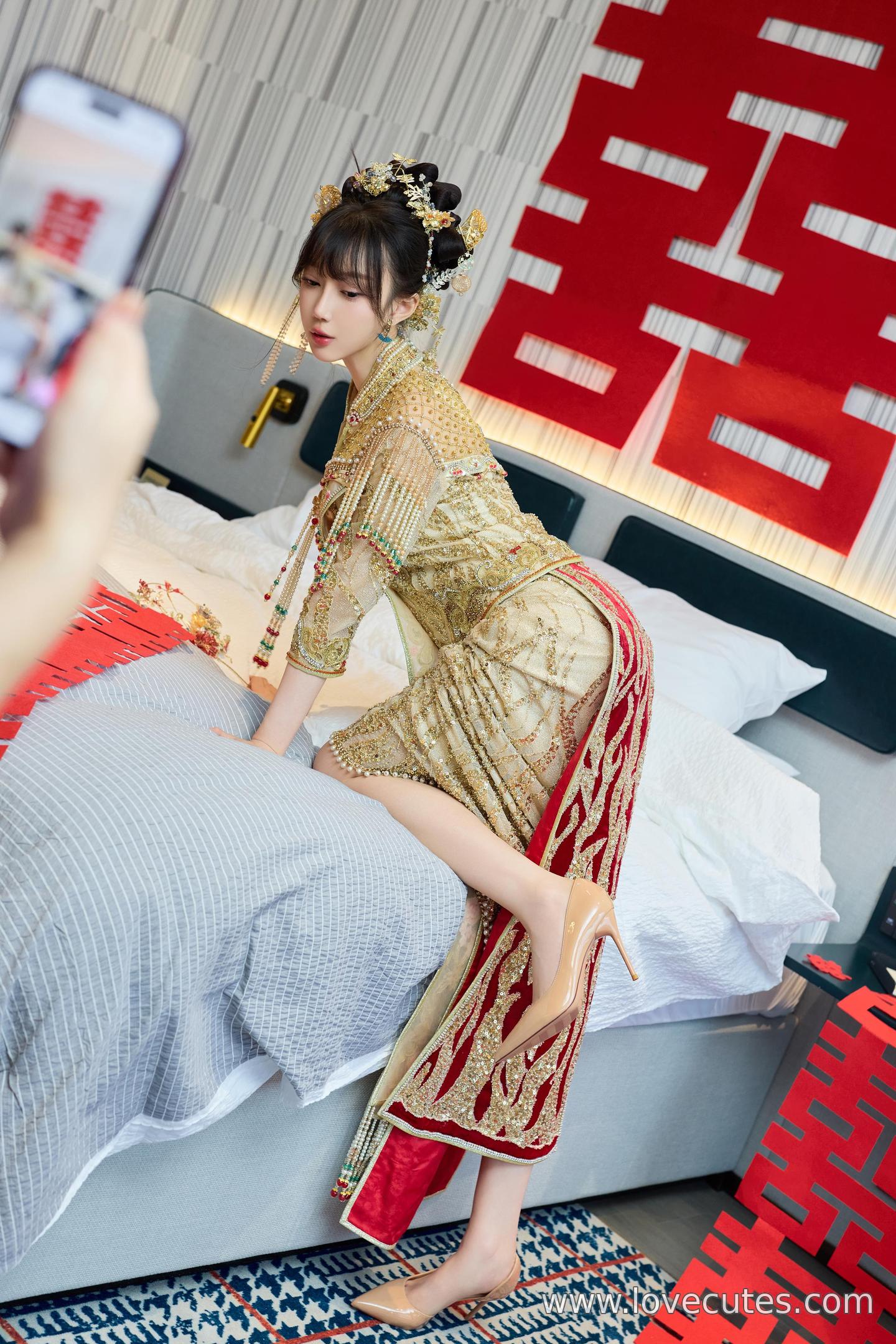 Ảnh] 玥儿玥er - Bộ ảnh sexy với trang phục cưới truyền thống: Kết hợp giữa áo dài cô dâu và vẻ đẹp mềm mại, thể hiện nét quyến rũ phương Đông 84P