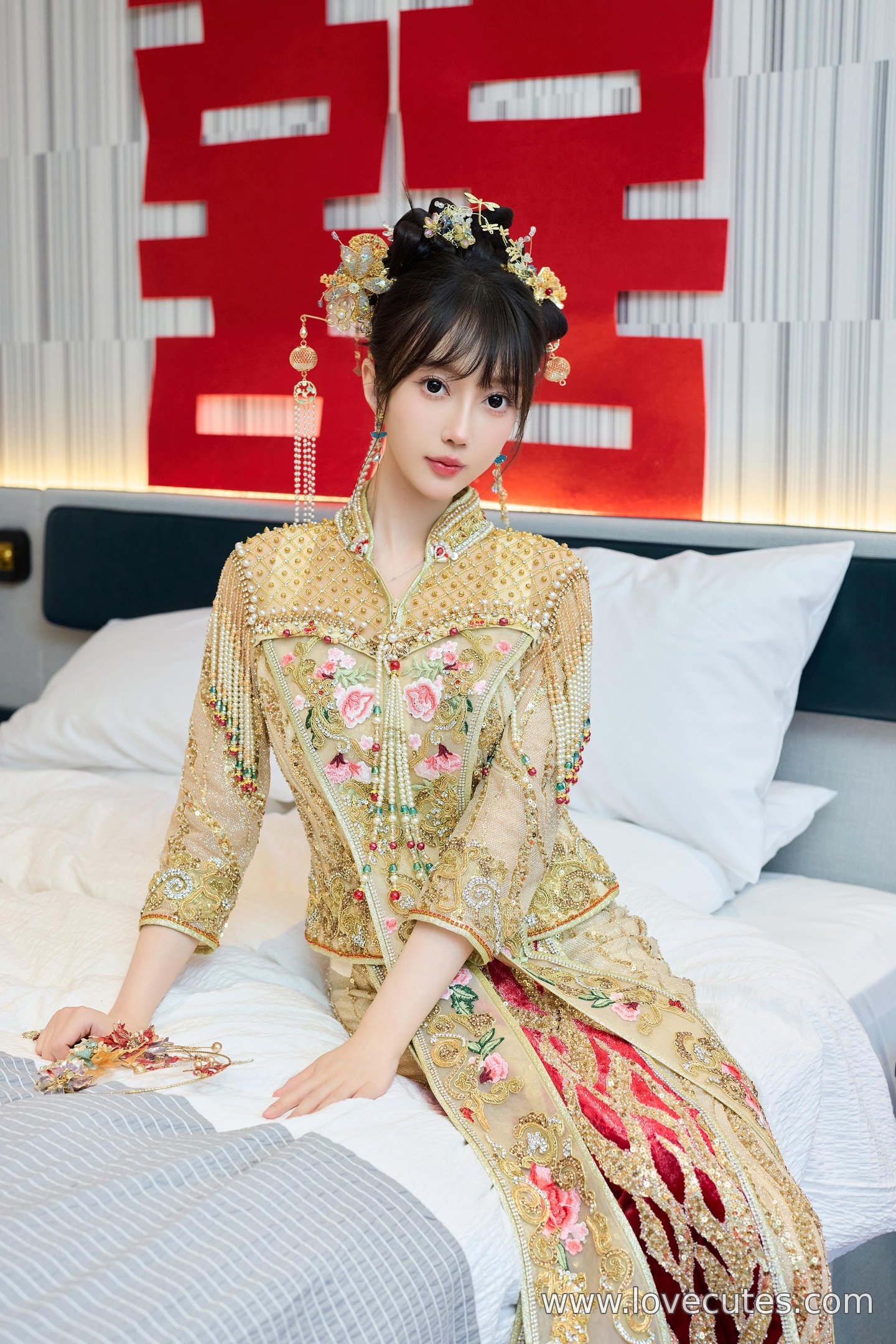 Ảnh] 玥儿玥er - Bộ ảnh sexy với trang phục cưới truyền thống: Kết hợp giữa áo dài cô dâu và vẻ đẹp mềm mại, thể hiện nét quyến rũ phương Đông 84P