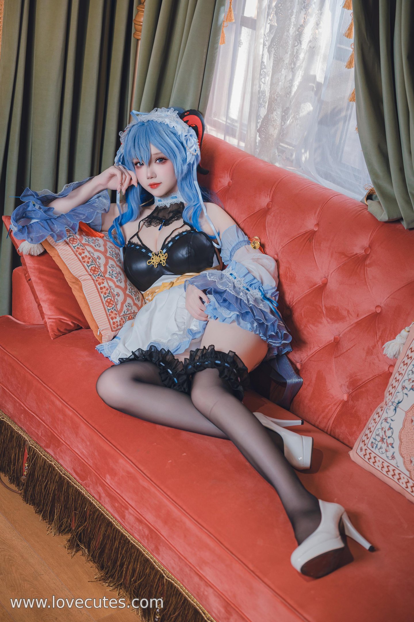 costume] Tuyết Tình Astra - Người Hầu Ganyu: Tái Hiện Phong Cách Nữ Hầu Đen, Sự Kết Hợp Giữa Dịu Dàng và Gợi Cảm 31P1V