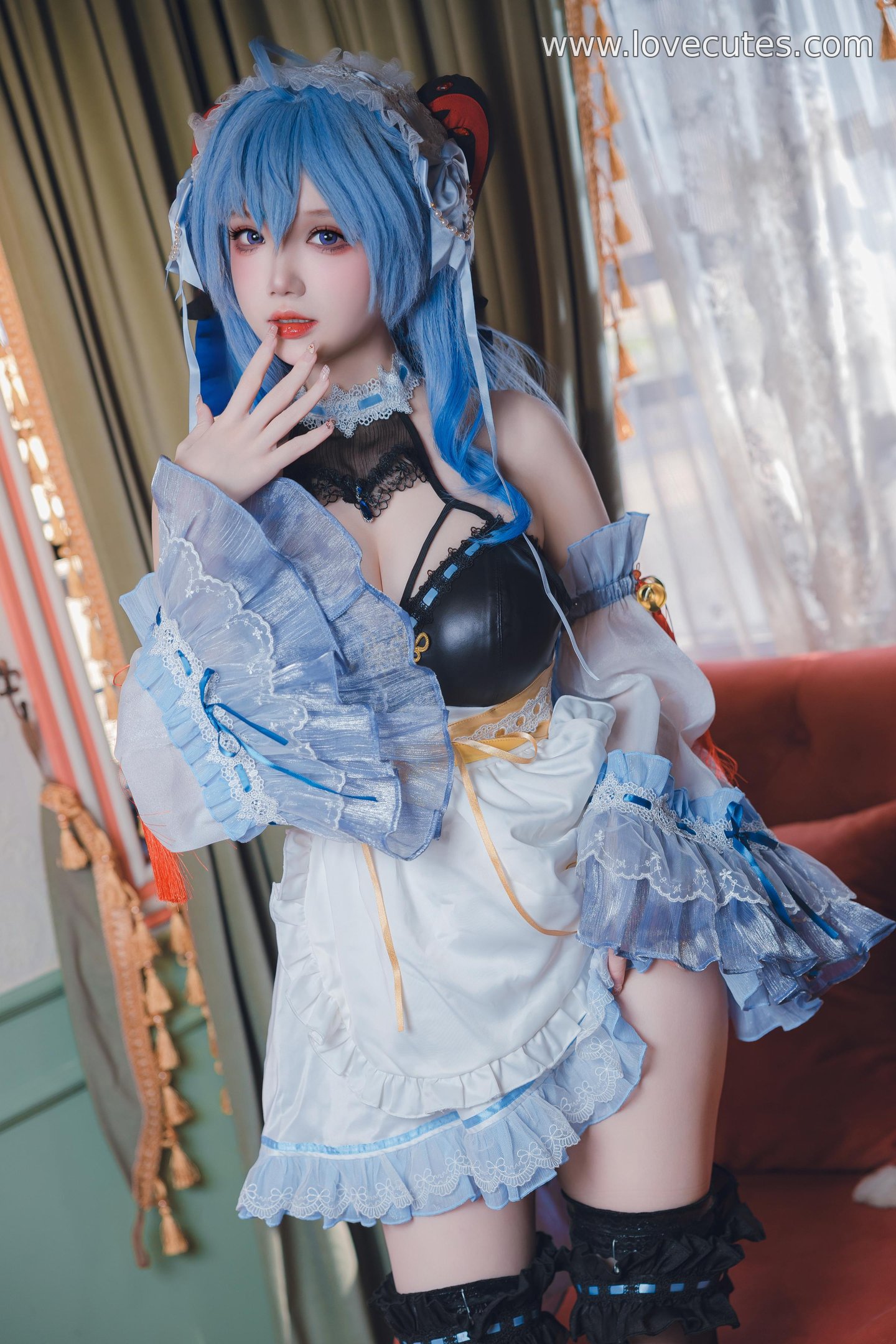 costume] Tuyết Tình Astra - Người Hầu Ganyu: Tái Hiện Phong Cách Nữ Hầu Đen, Sự Kết Hợp Giữa Dịu Dàng và Gợi Cảm 31P1V